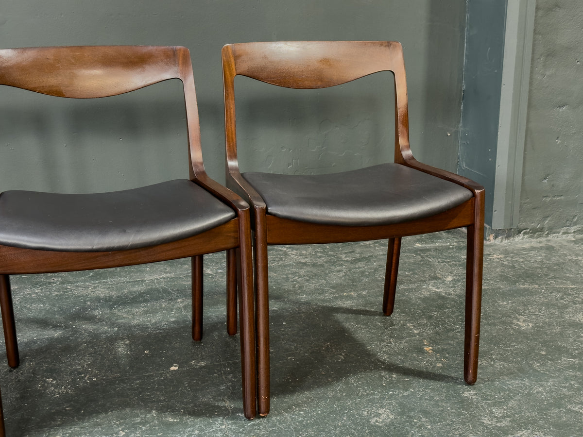 Set of 4 Rosewood and Black Leather Dining Chairs Designed by P.J. Møbelfabrik