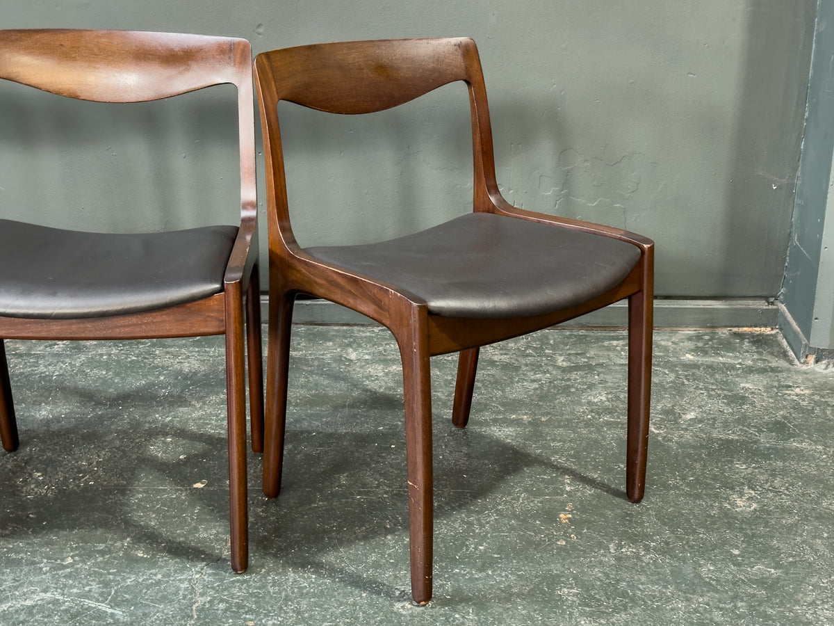 Set of 4 Rosewood and Black Leather Dining Chairs Designed by P.J. Møbelfabrik