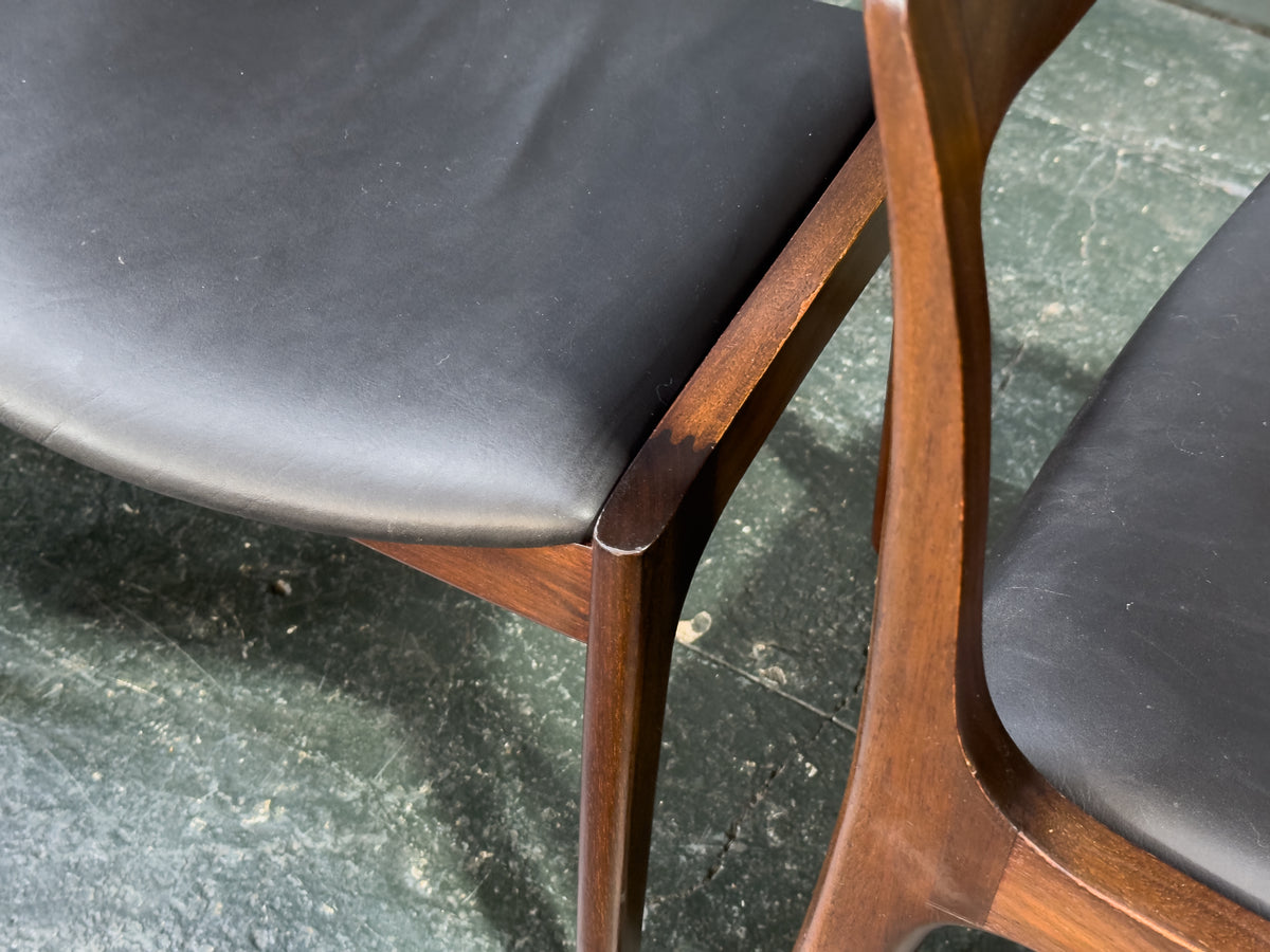 Set of 4 Rosewood and Black Leather Dining Chairs Designed by P.J. Møbelfabrik