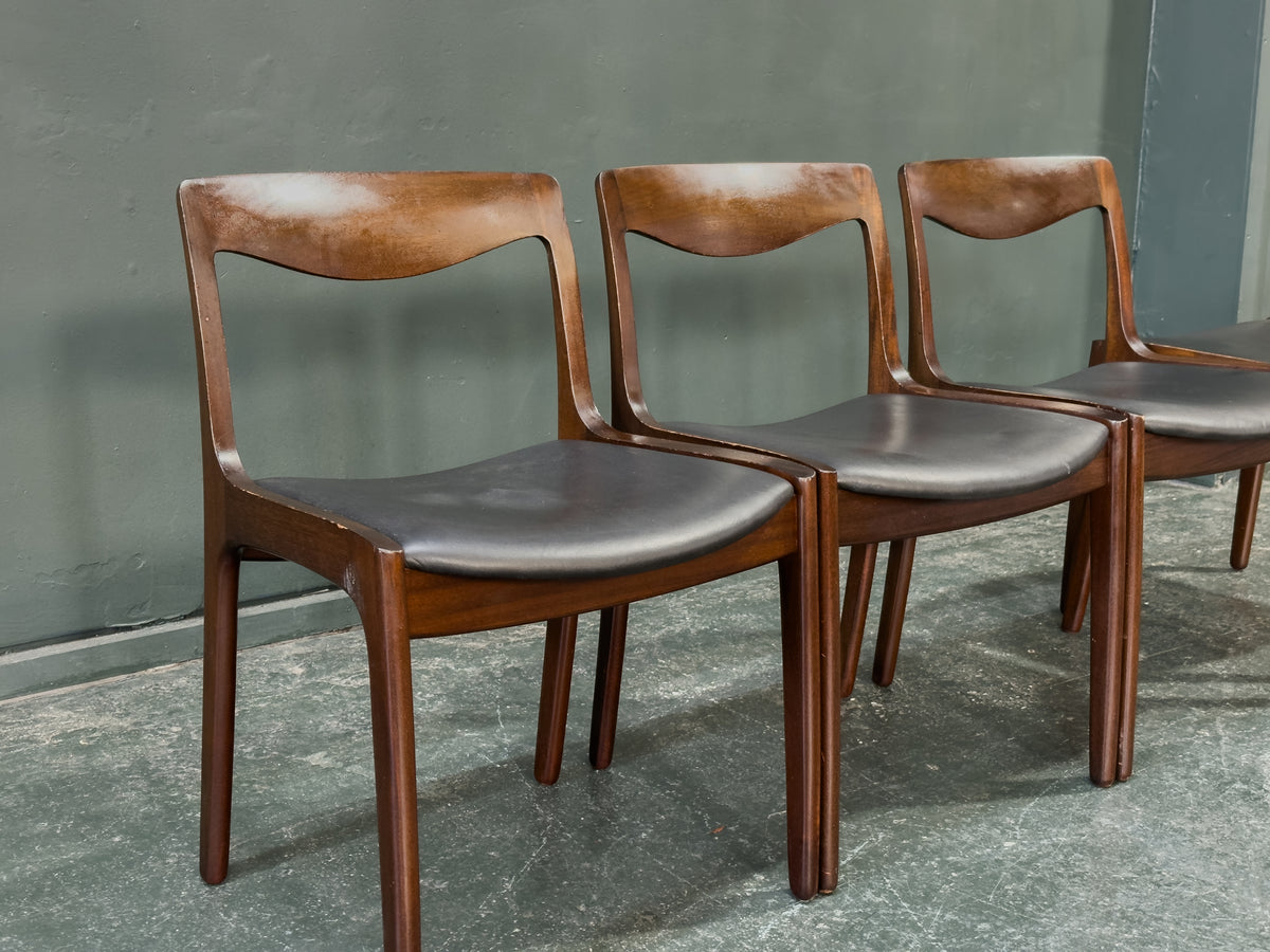Set of 4 Rosewood and Black Leather Dining Chairs Designed by P.J. Møbelfabrik