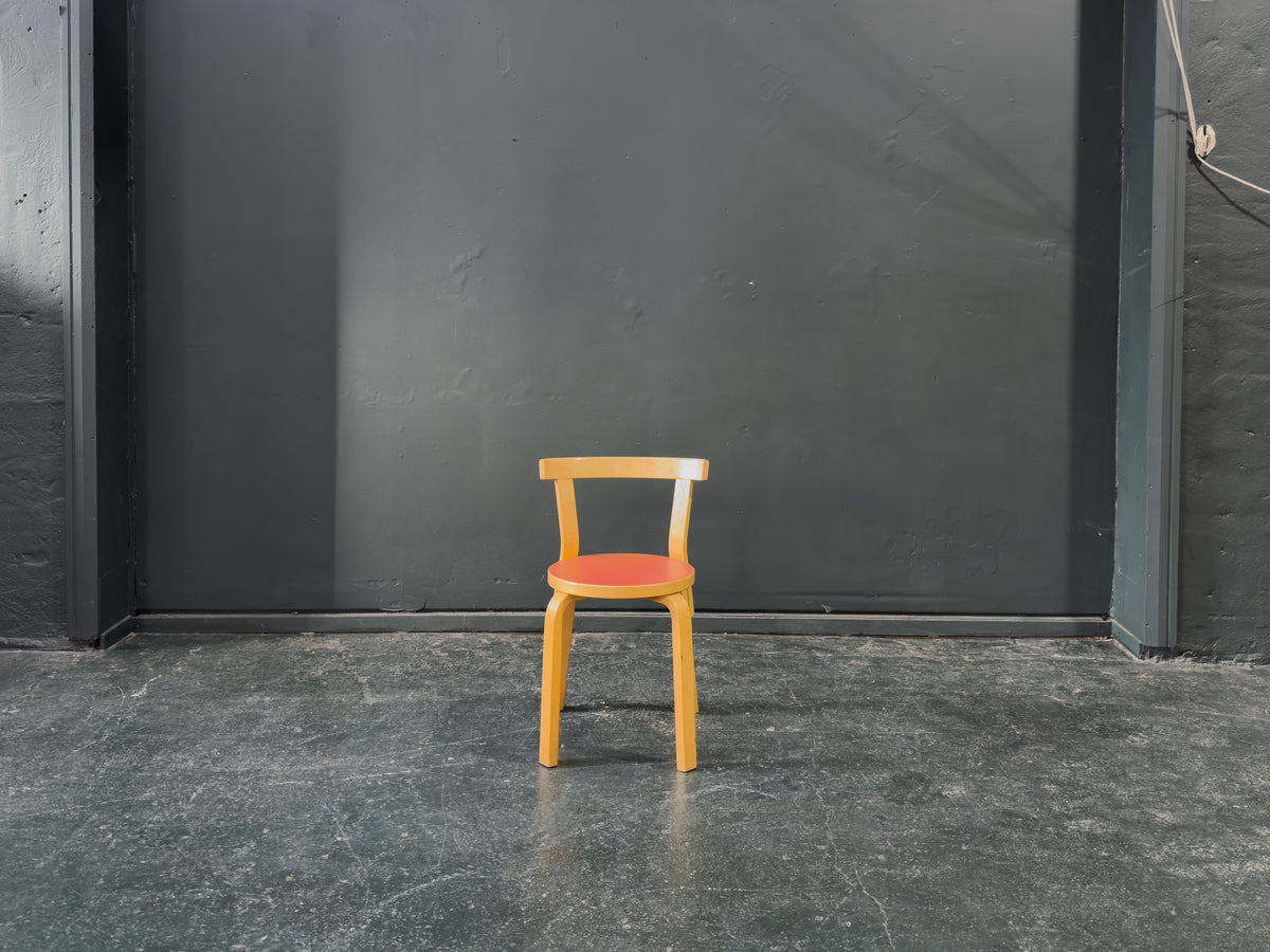 Alvar Aalto Red Model 68