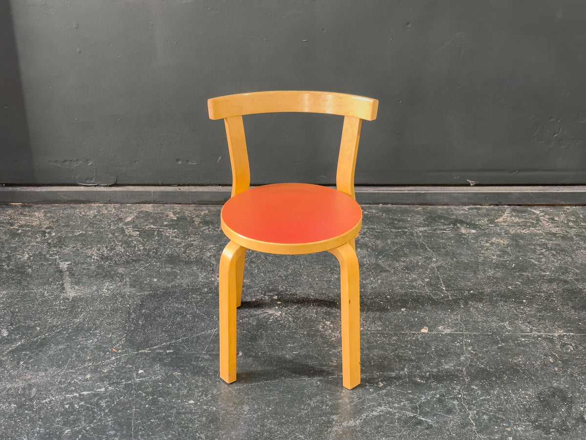 Alvar Aalto Red Model 68