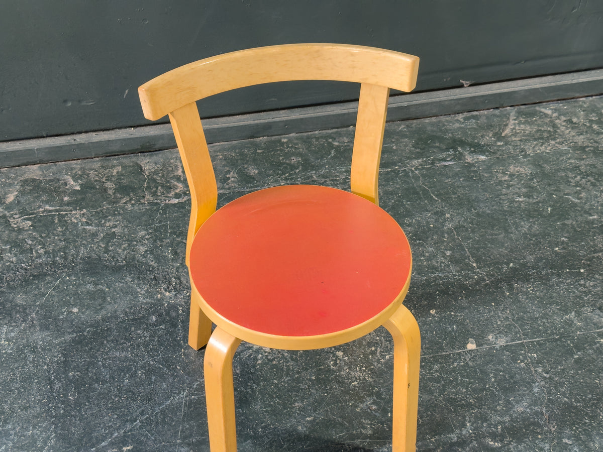 Alvar Aalto Red Model 68