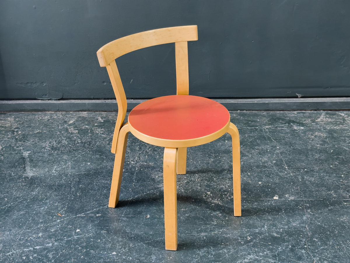 Alvar Aalto Red Model 68