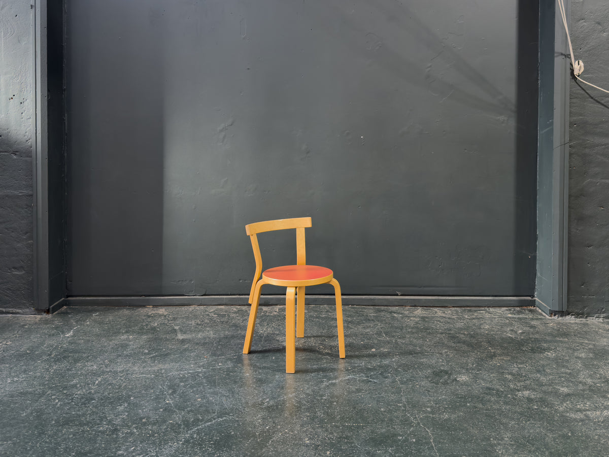Alvar Aalto Red Model 68
