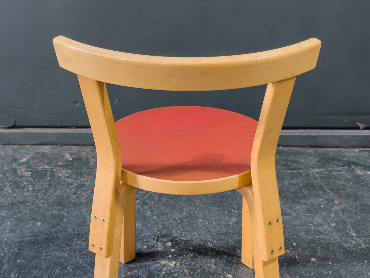 Alvar Aalto Red Model 68