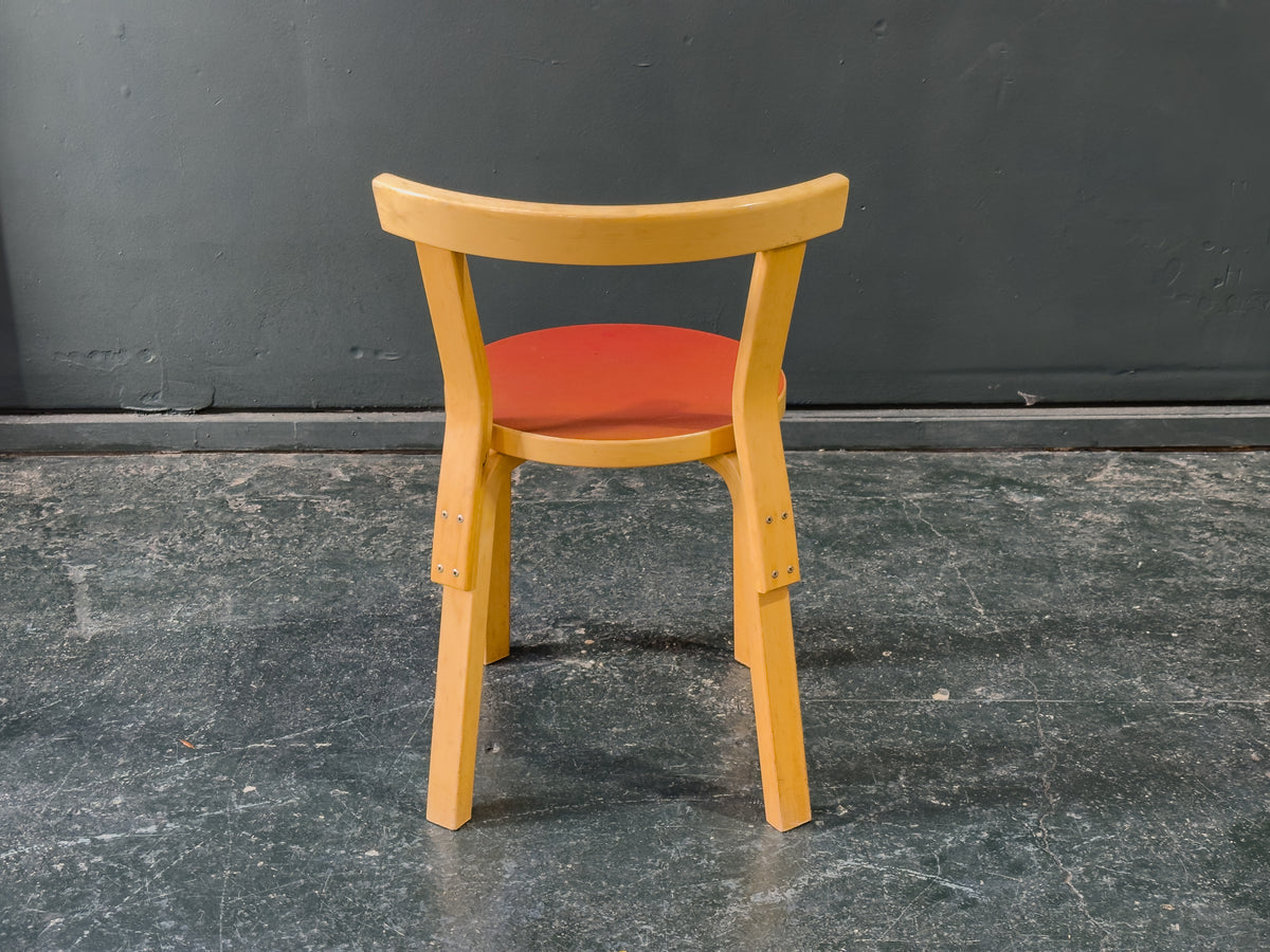 Alvar Aalto Red Model 68