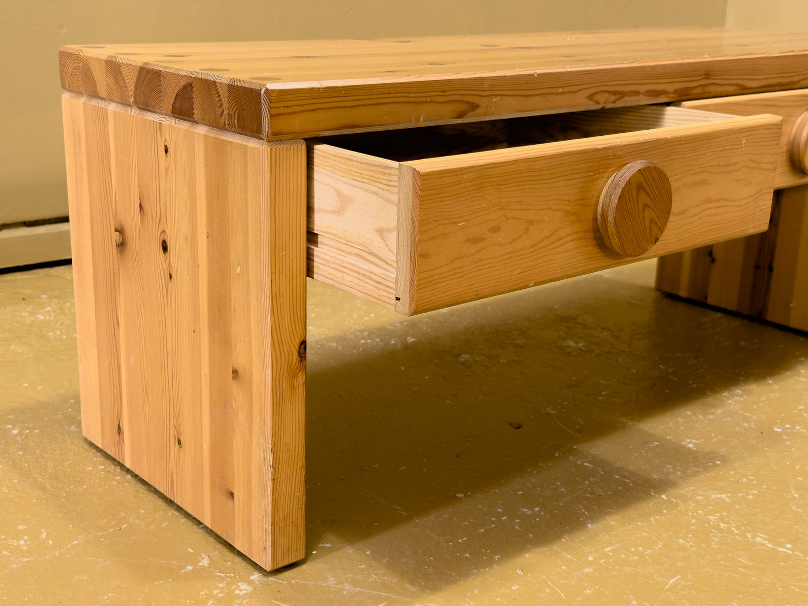 Pine bench