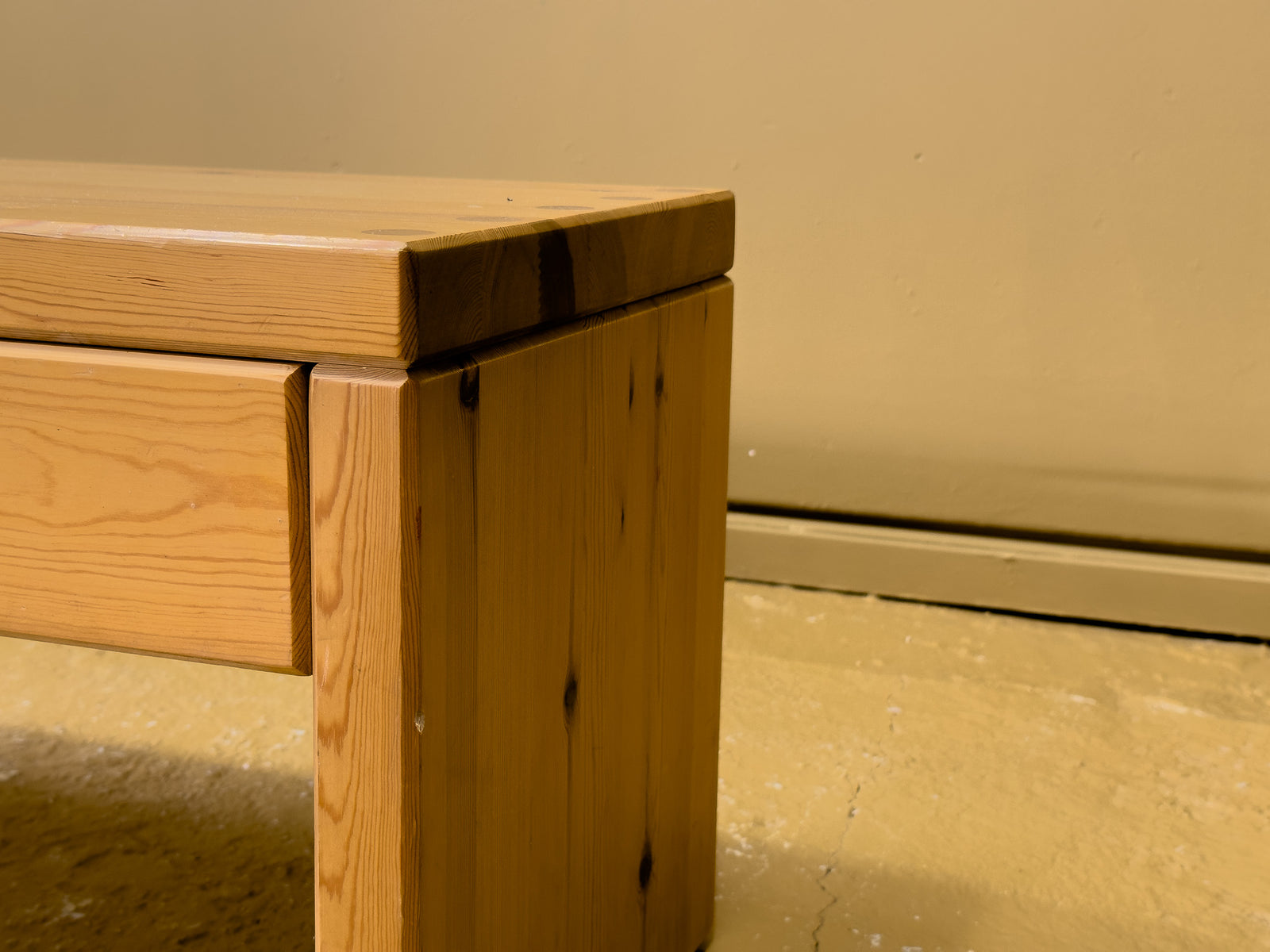 Pine bench