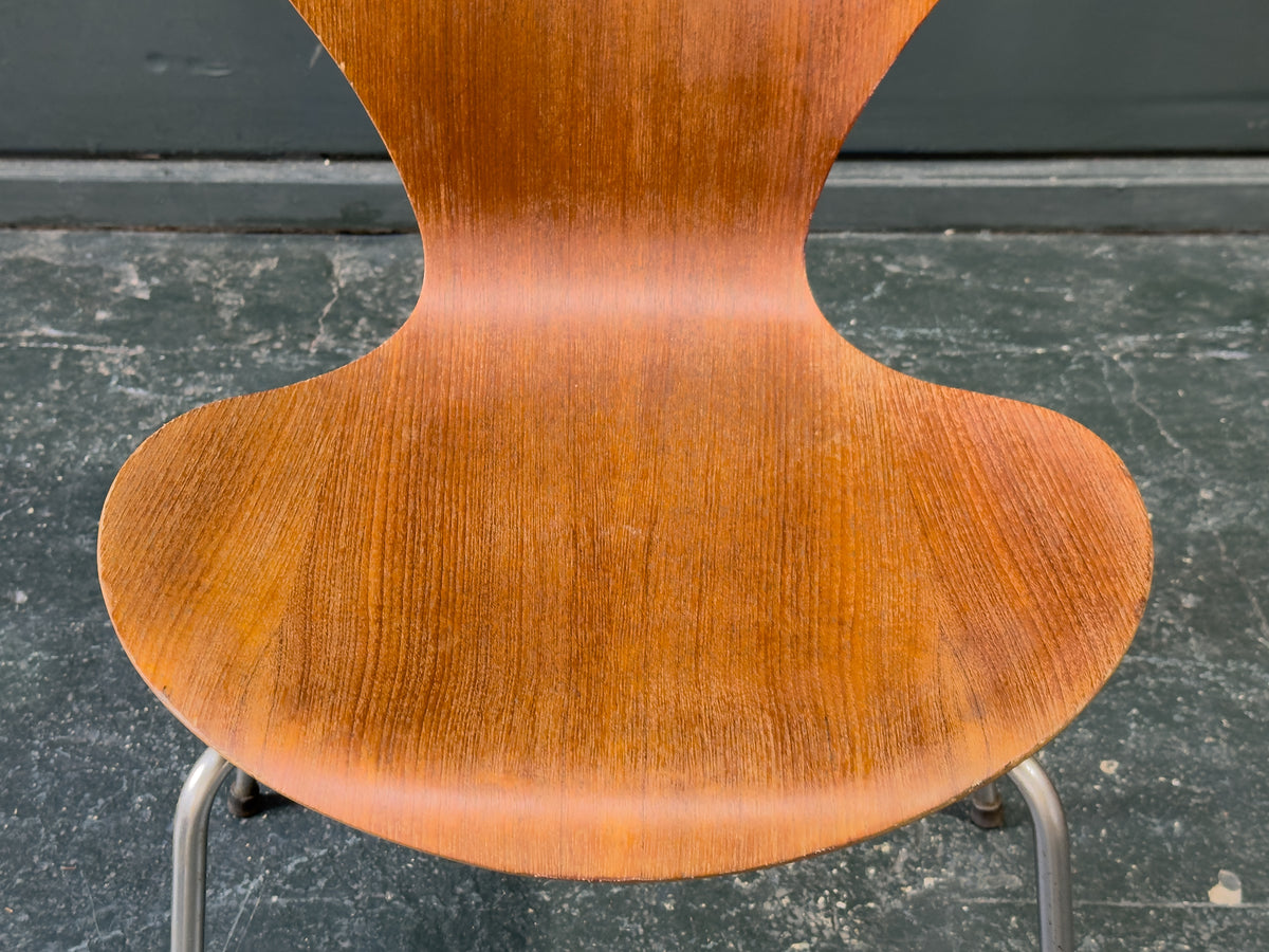 Arne Jacobsen Series 7 Chairs