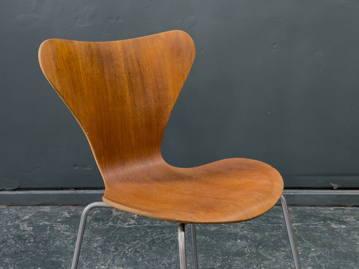 Arne Jacobsen Series 7 Chairs