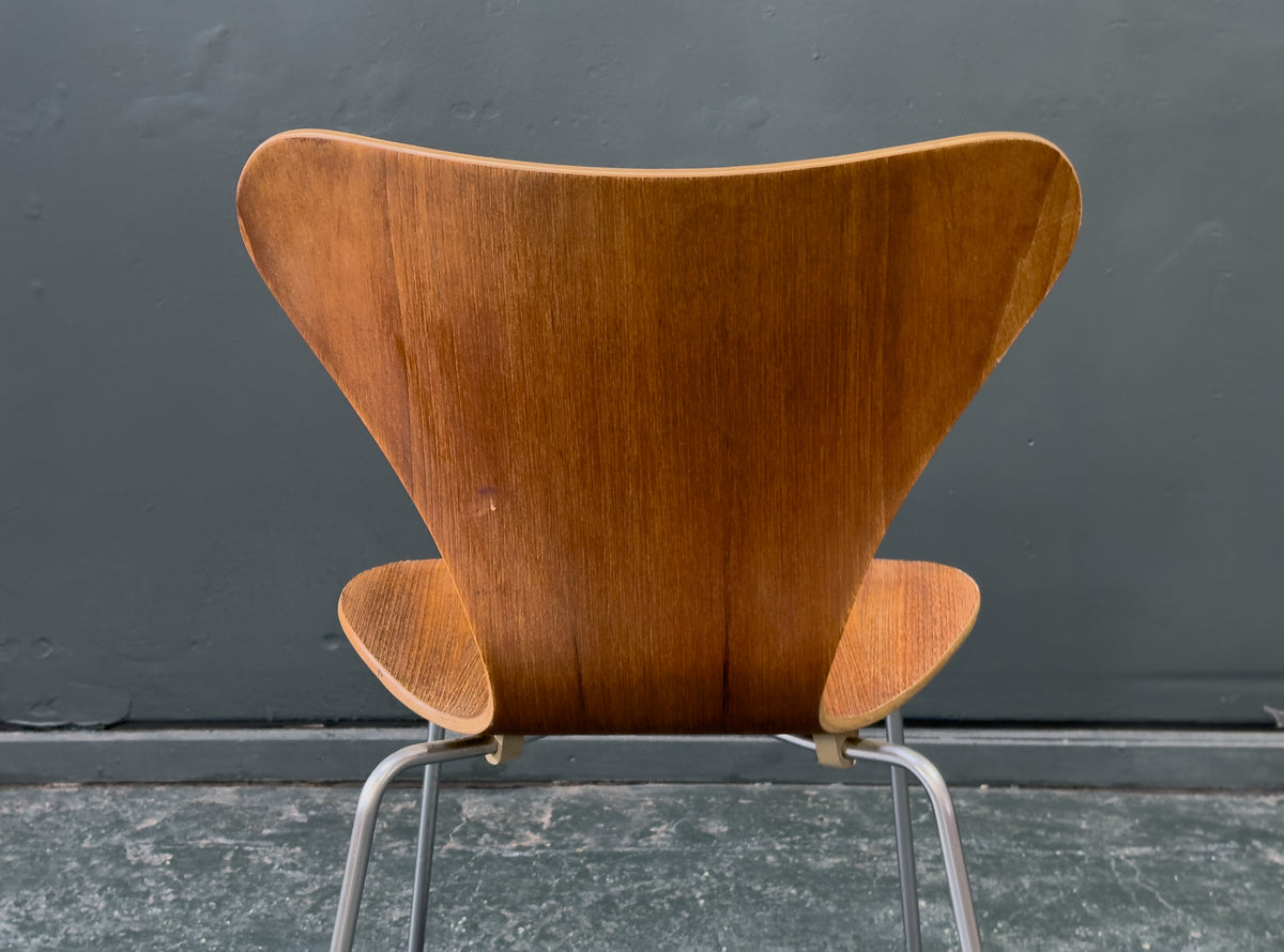 Arne Jacobsen Series 7 Chairs