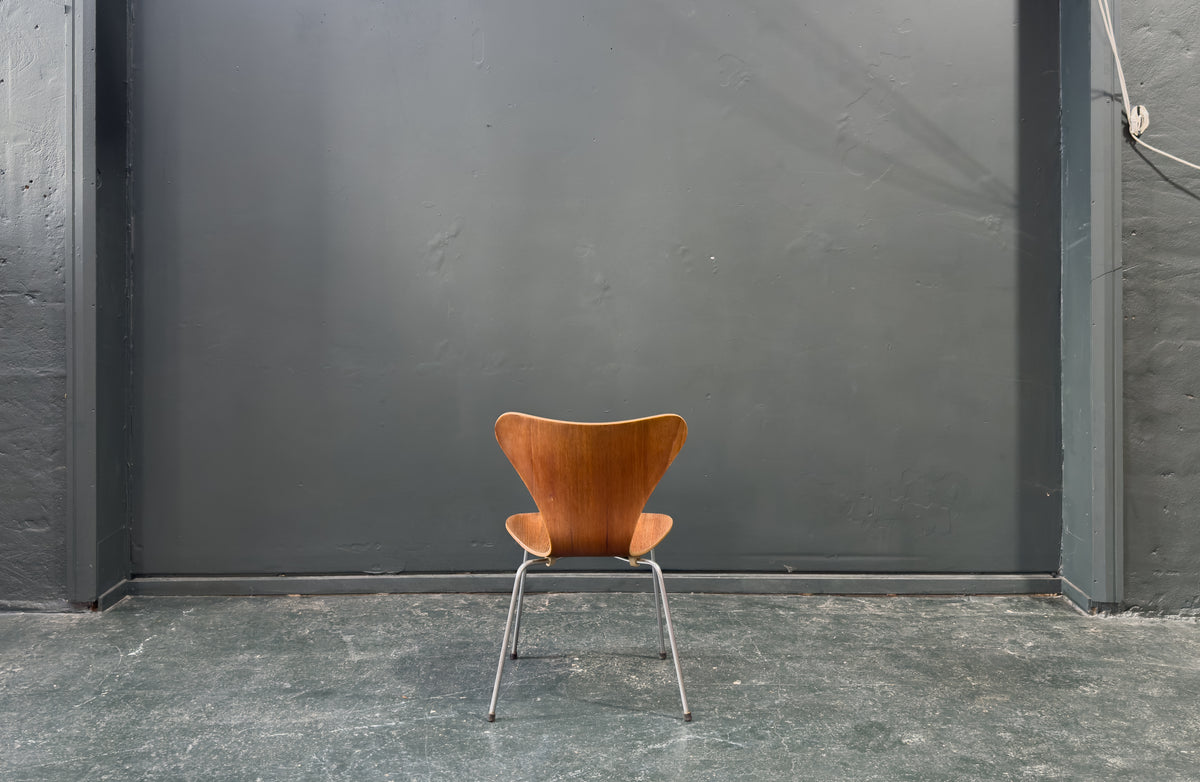 Arne Jacobsen Series 7 Chairs