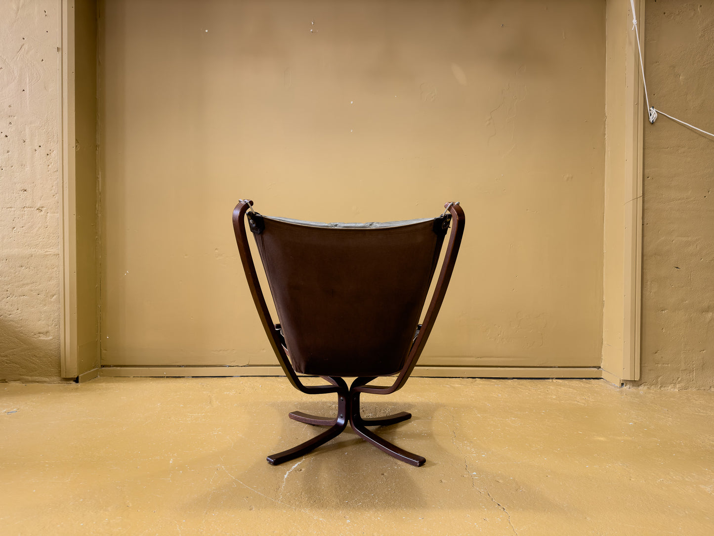 Falcon Chair with Stool