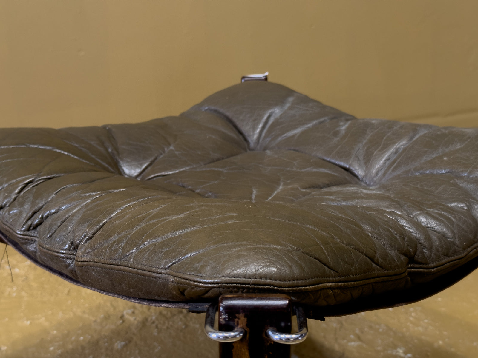 Falcon Chair with Stool