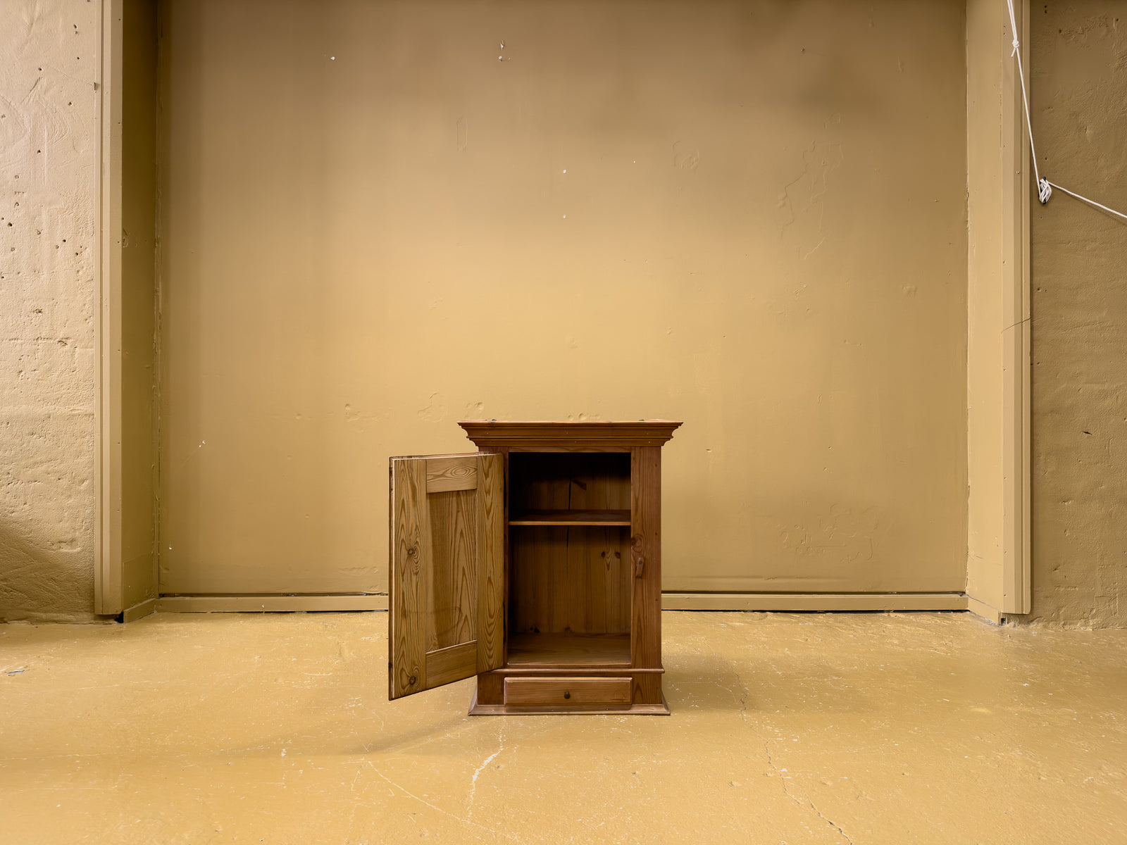 Danish folk cabinet
