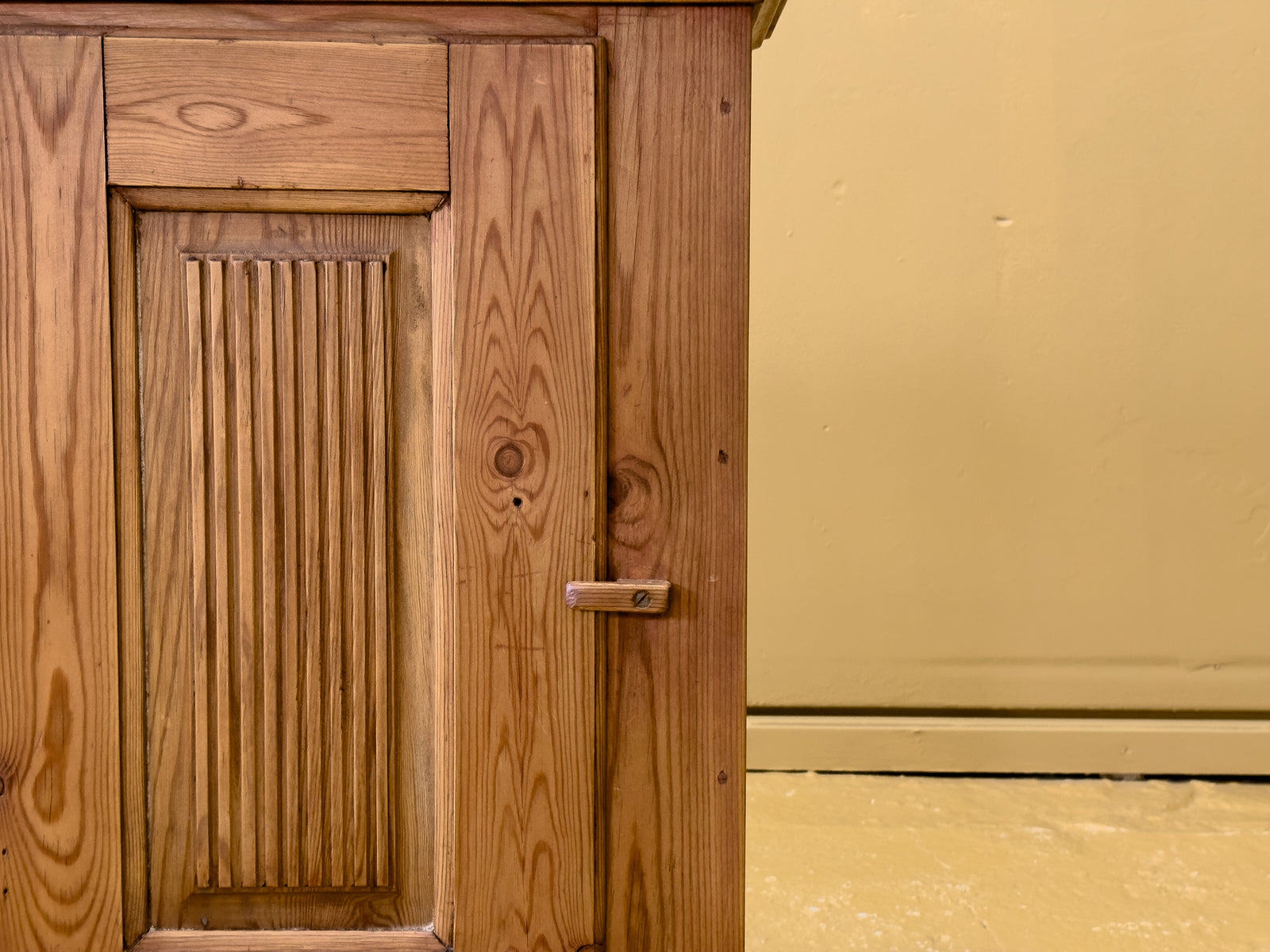 Danish folk cabinet