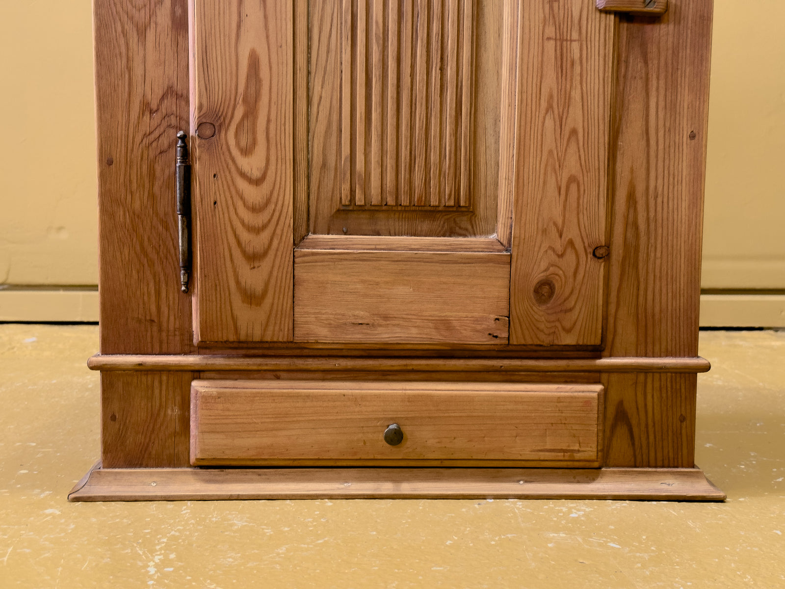 Danish folk cabinet
