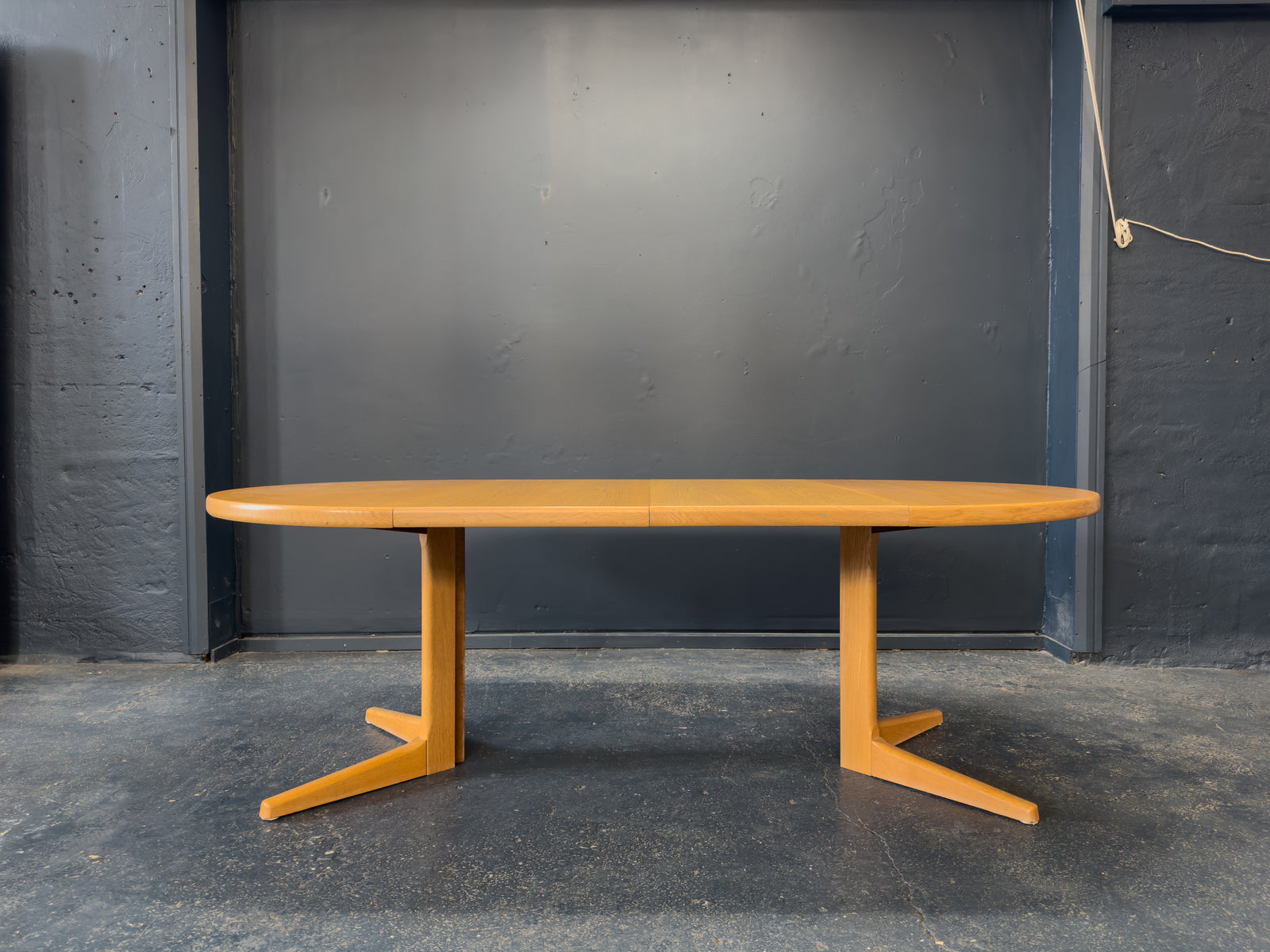 Extending Round Oak Dining Table