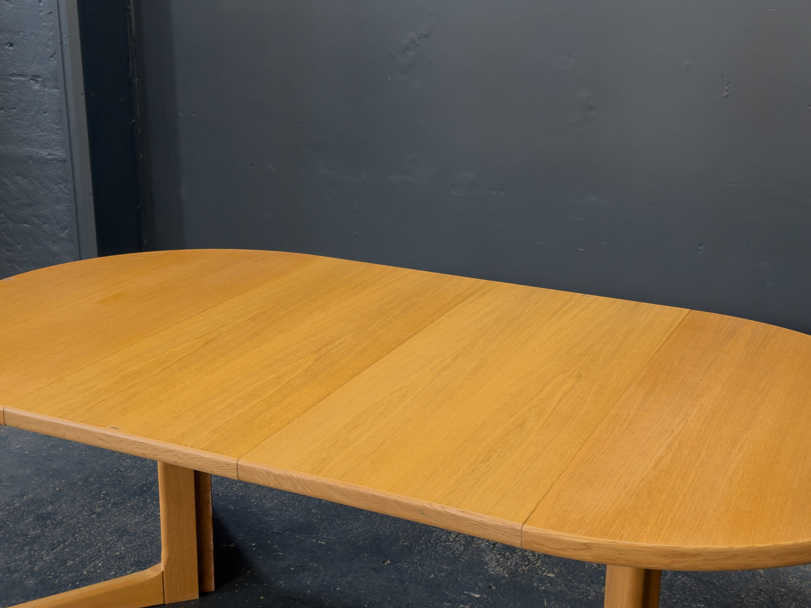 Extending Round Oak Dining Table
