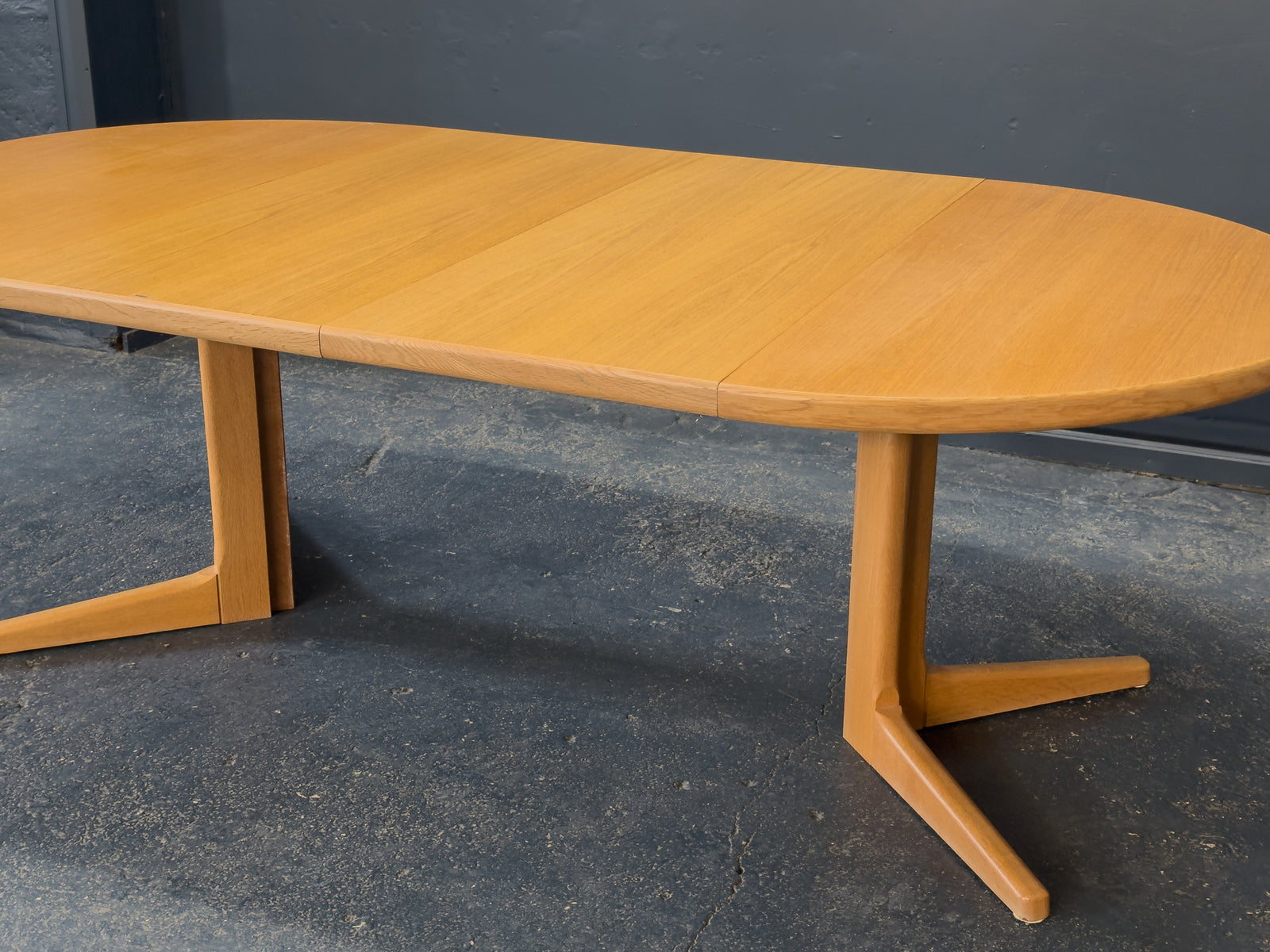 Extending Round Oak Dining Table