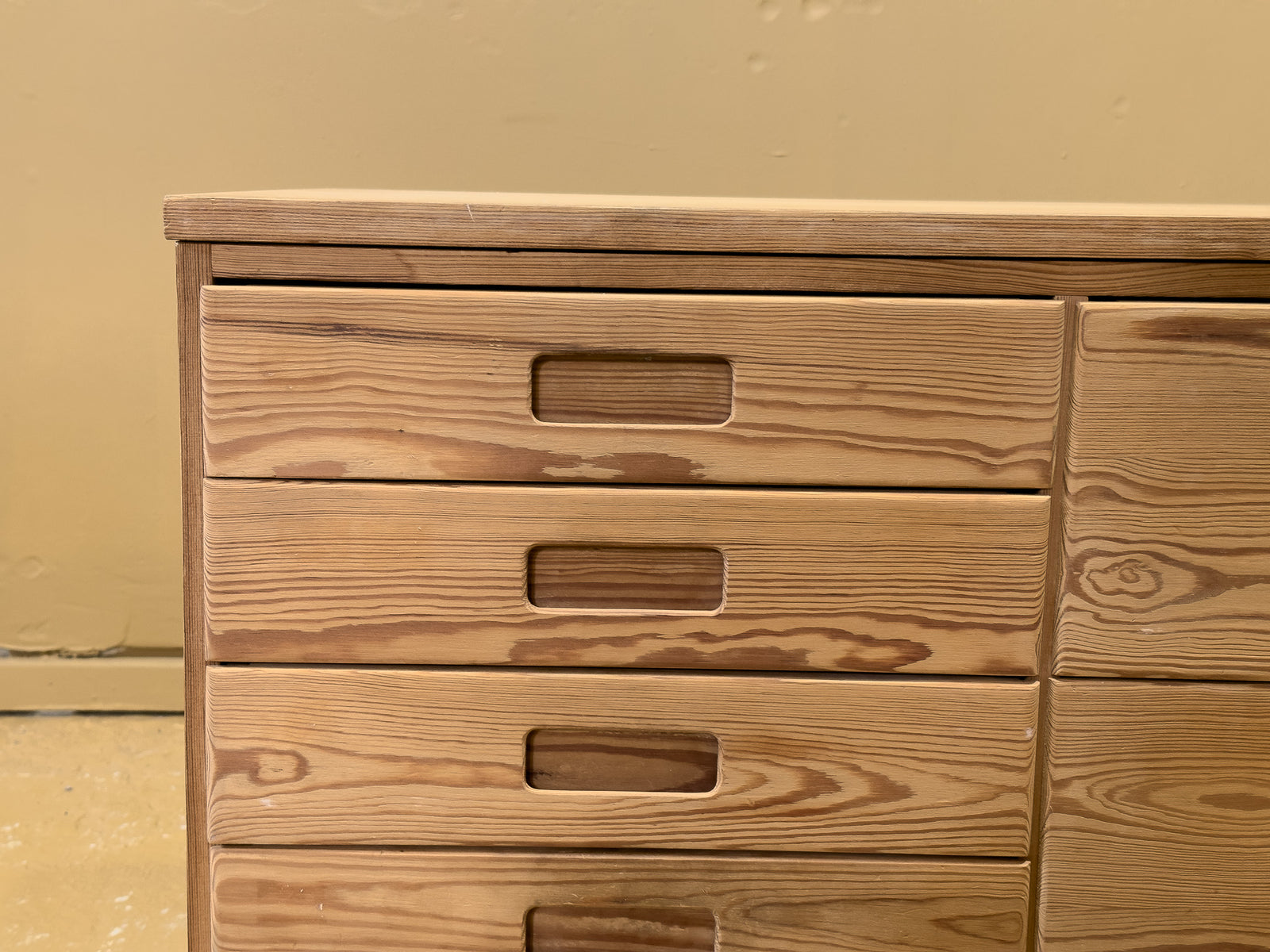 Pine Chest of Drawers