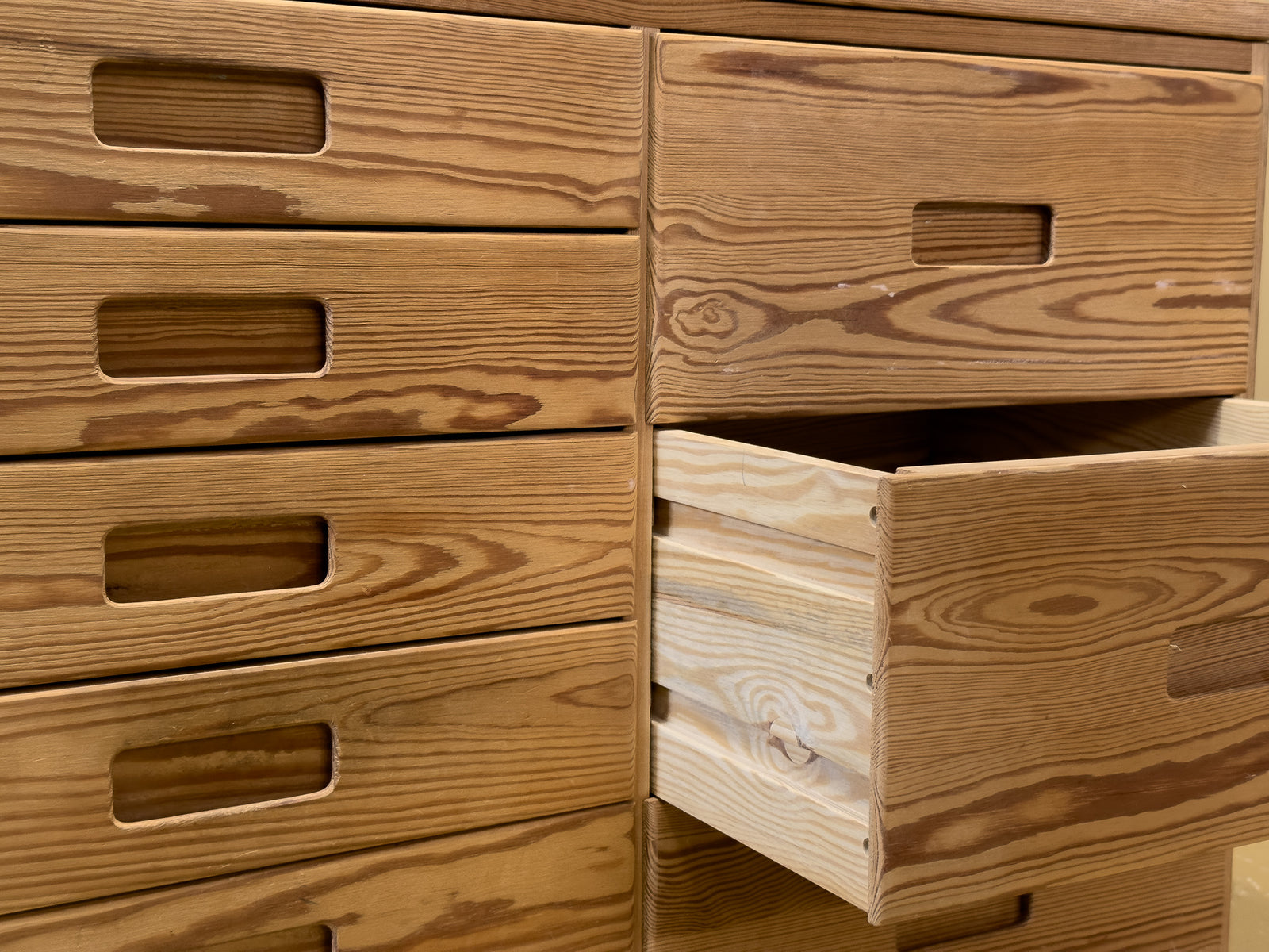Pine Chest of Drawers