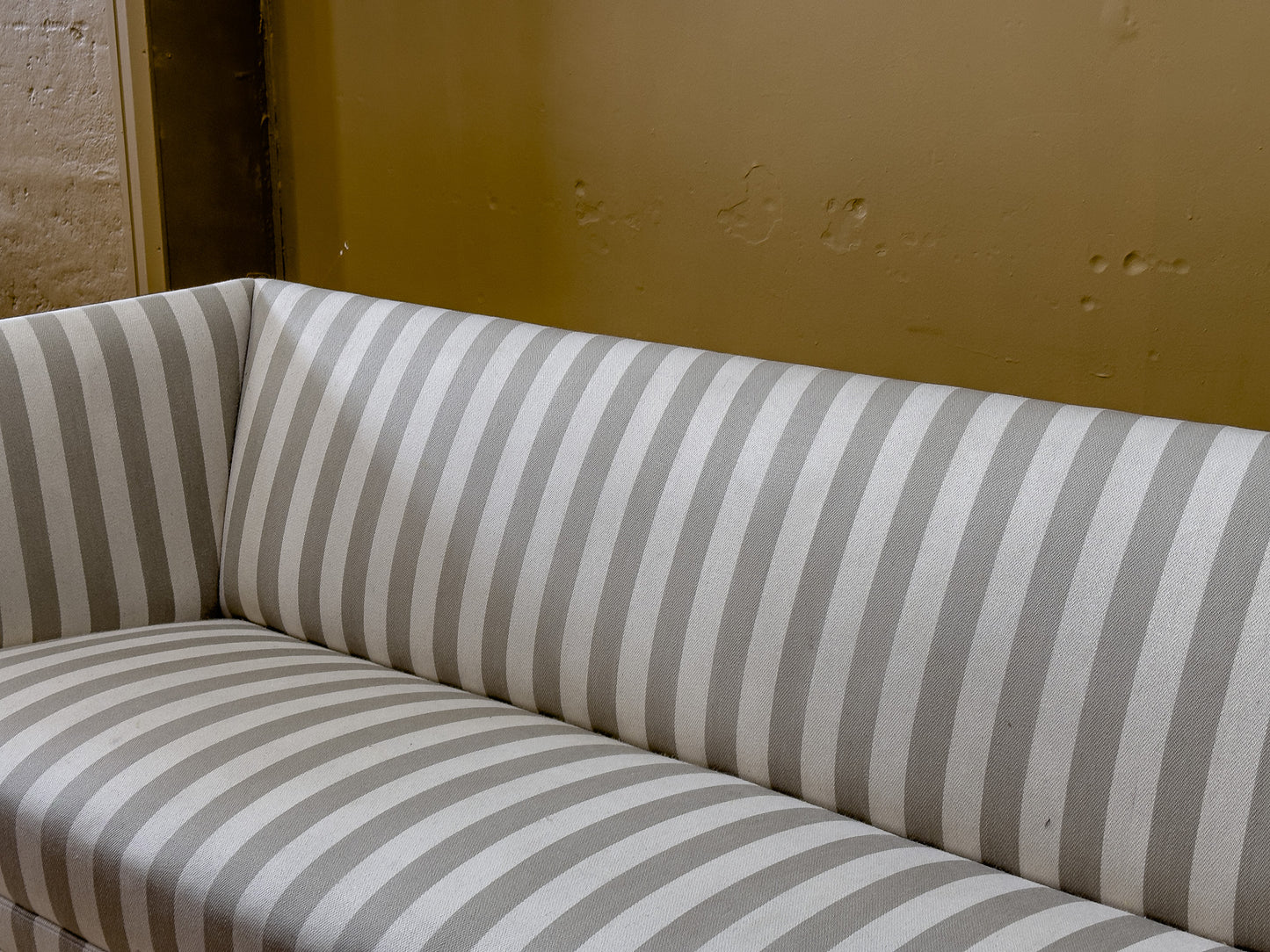 Grete Jalk JH180 Striped Sofa