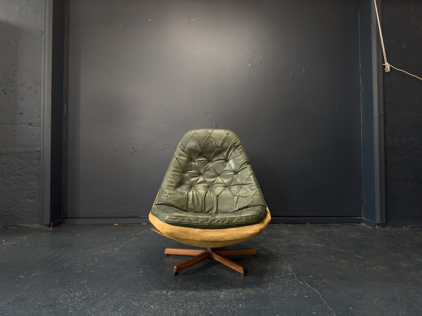 Madsen and Schubell Model 68 Swivel Chair