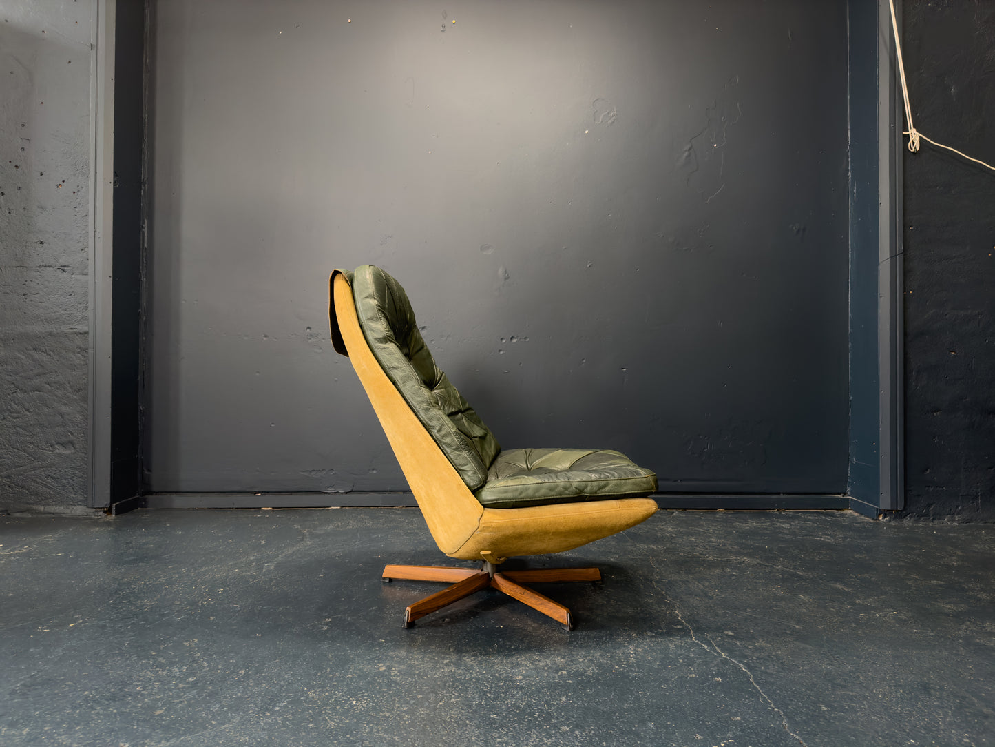 Madsen and Schubell Model 68 Swivel Chair