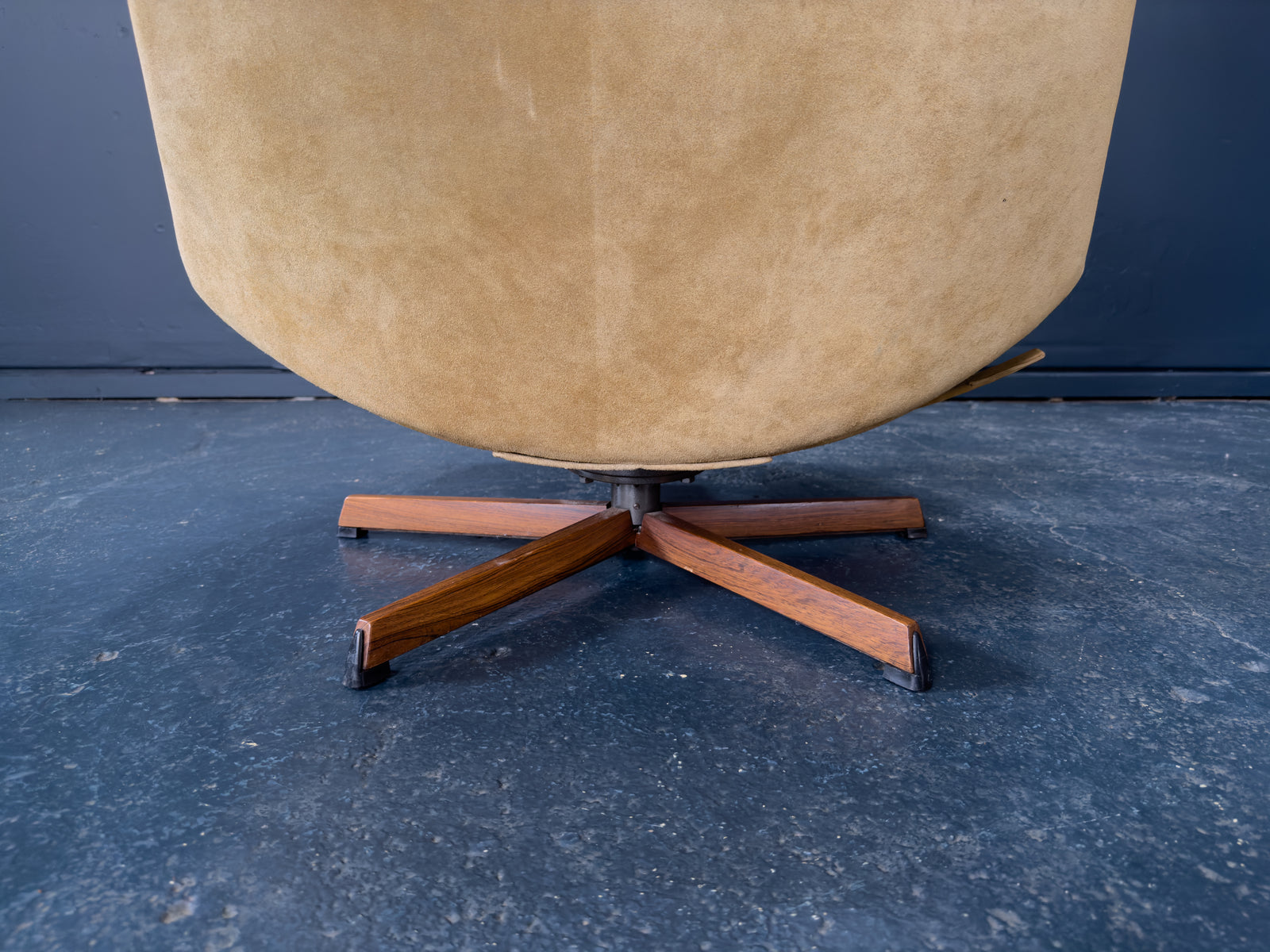 Madsen and Schubell Model 68 Swivel Chair