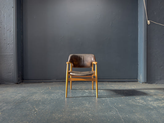 Ejnar Larsen & Aksel Bender Madsen Model 4205 Chair