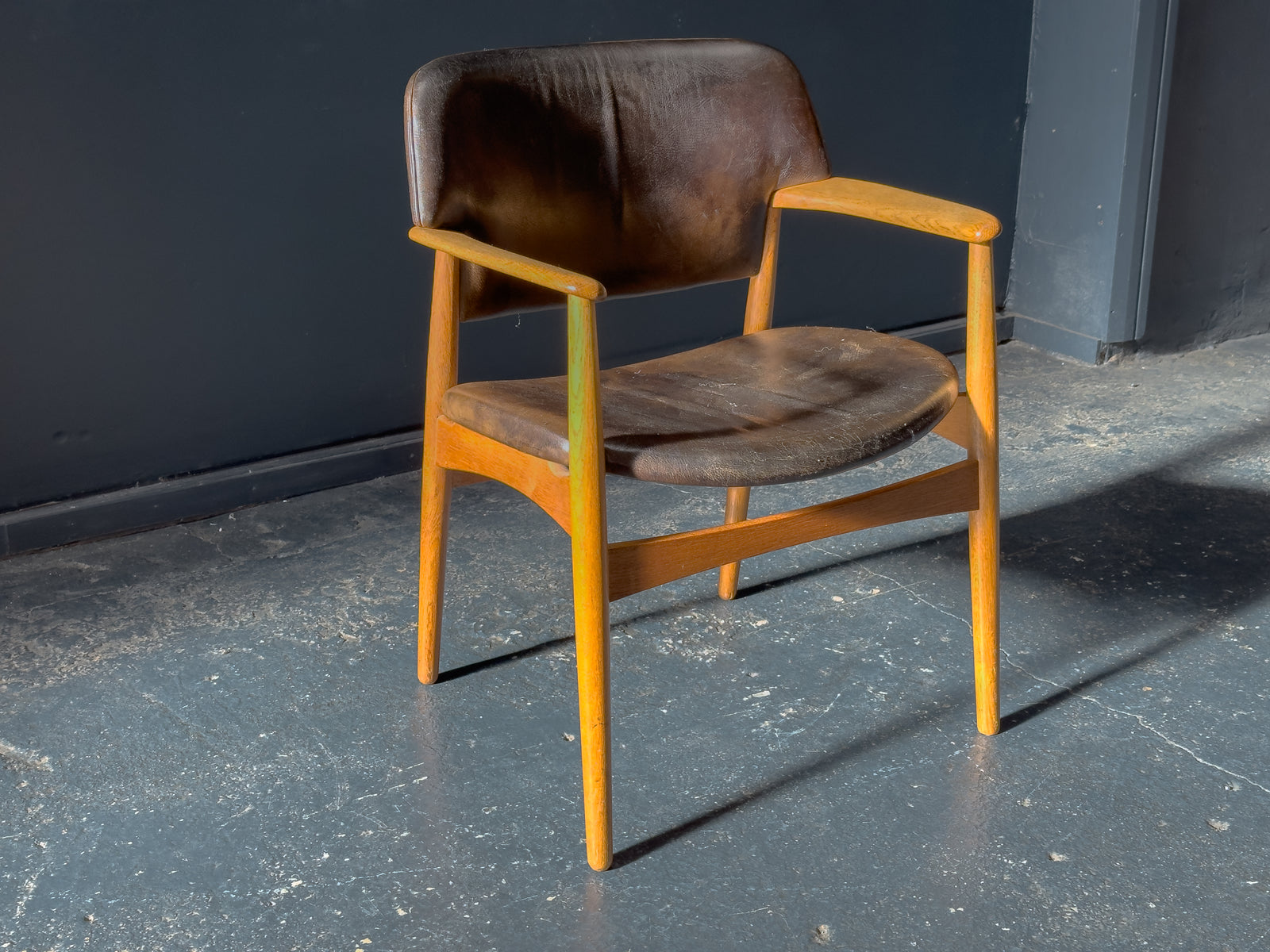 Ejnar Larsen & Aksel Bender Madsen Model 4205 Chair