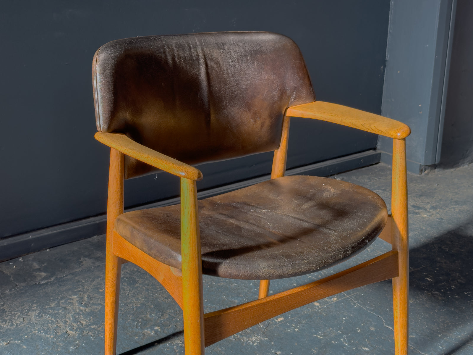 Ejnar Larsen & Aksel Bender Madsen Model 4205 Chair