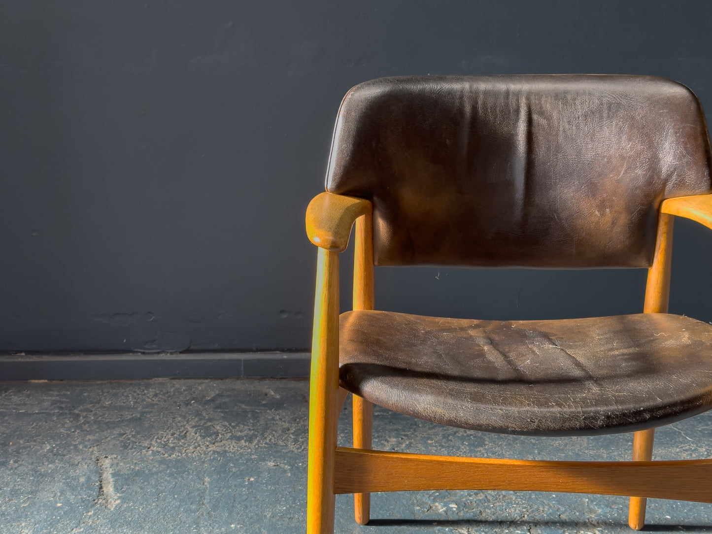 Ejnar Larsen & Aksel Bender Madsen Model 4205 Chair