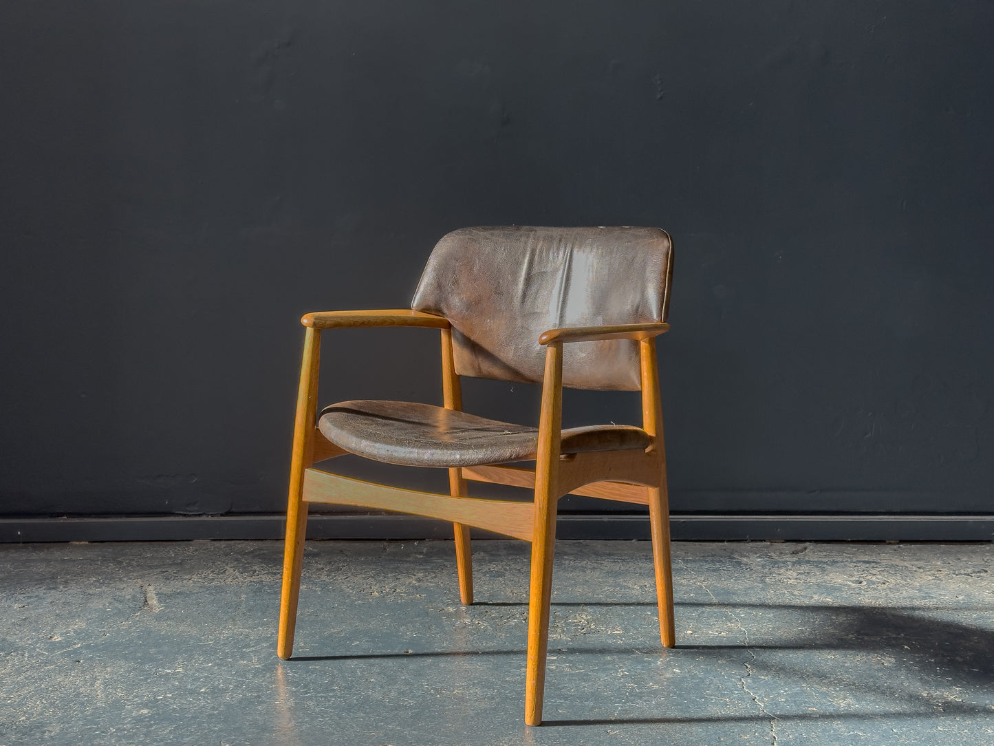 Ejnar Larsen & Aksel Bender Madsen Model 4205 Chair