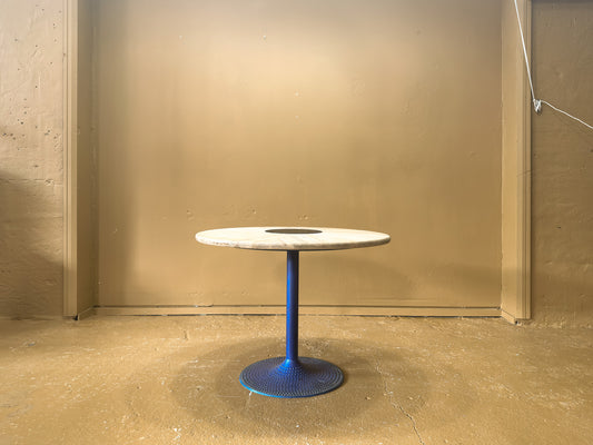 Blue base round table