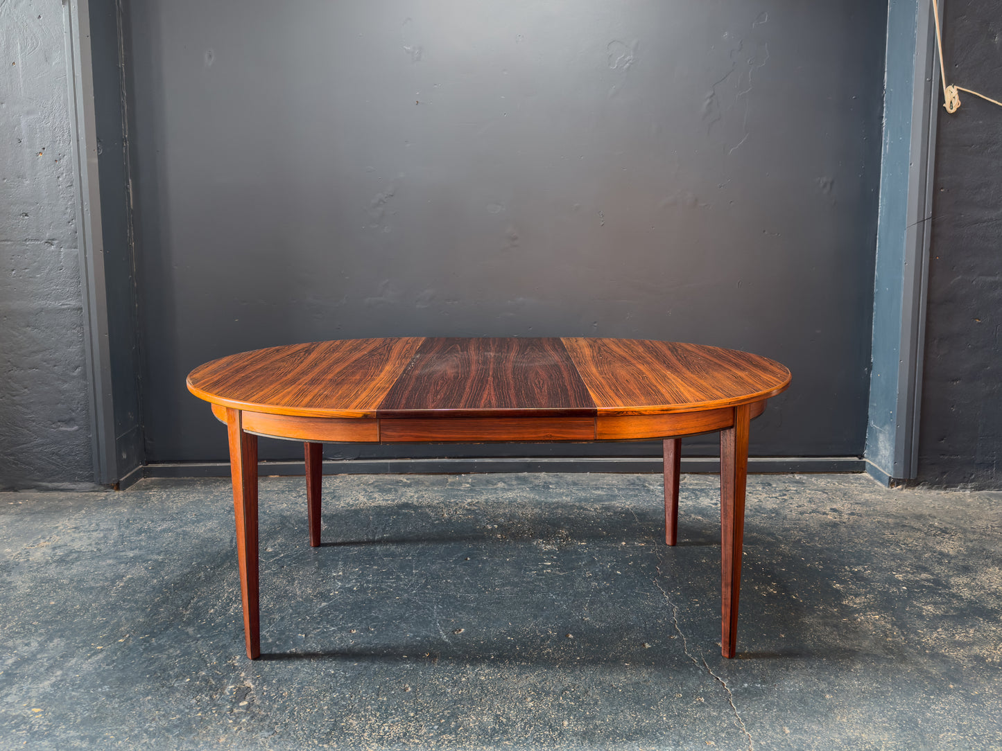 Extending Rosewood Round Dining Table