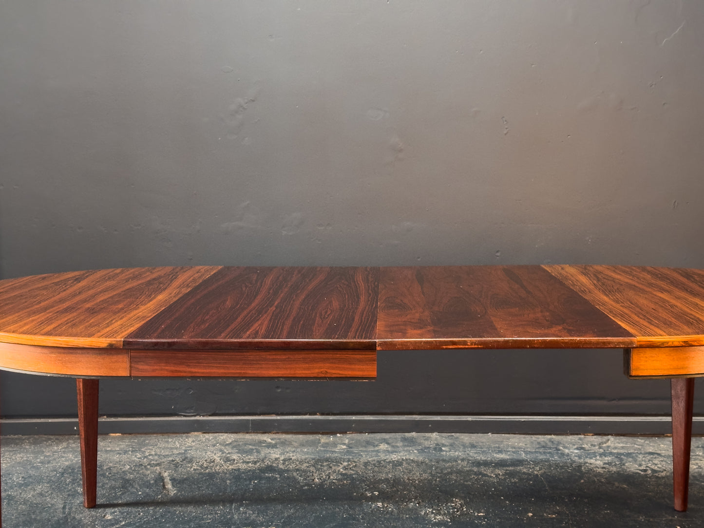 Extending Rosewood Round Dining Table