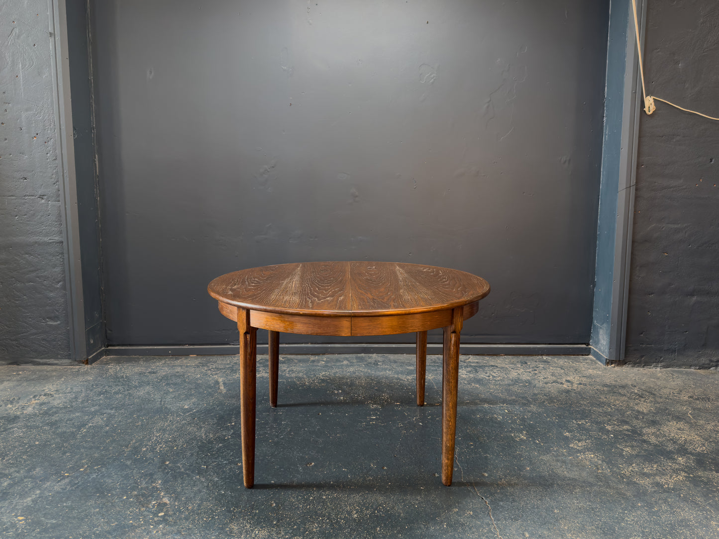Dark Stain Oak Extending Dining Table