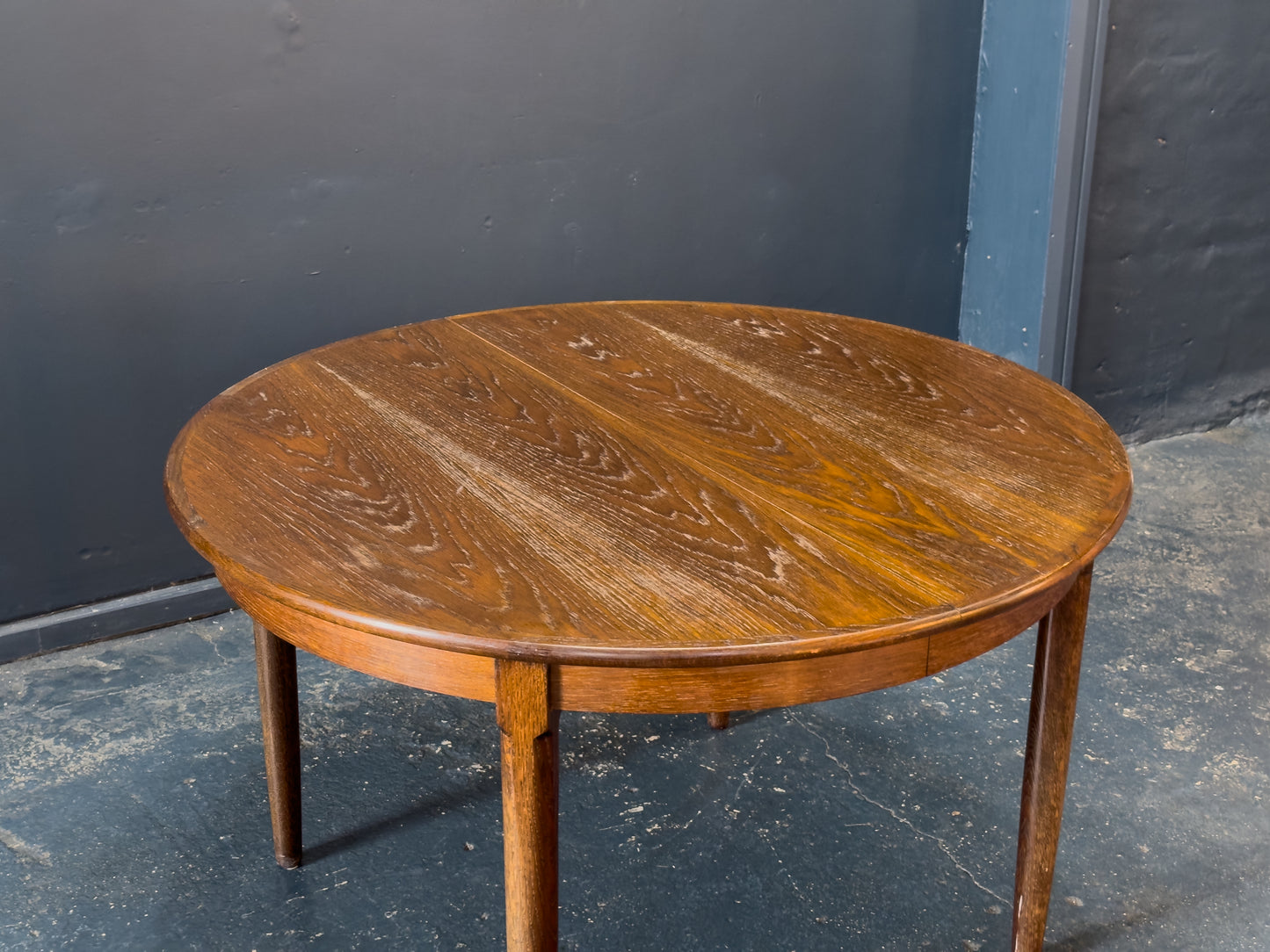 Dark Stain Oak Extending Dining Table