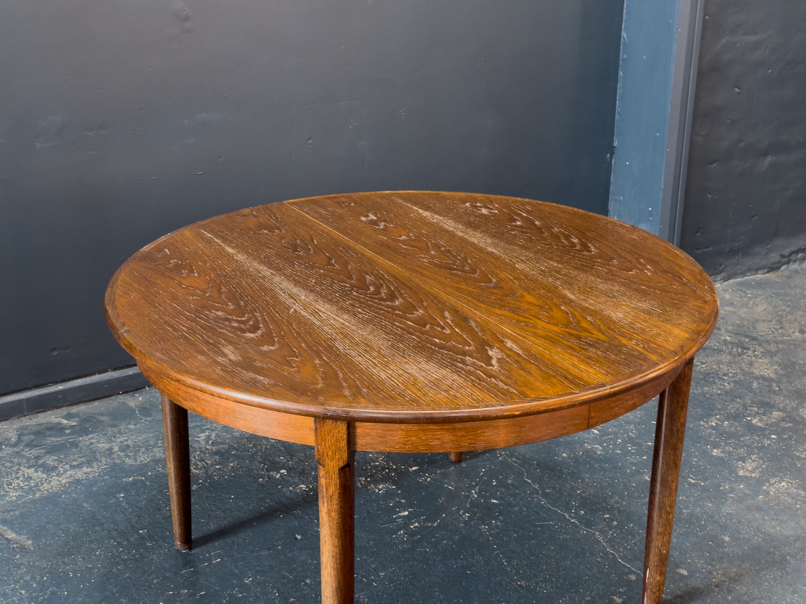 Dark Stain Oak Extending Dining Table