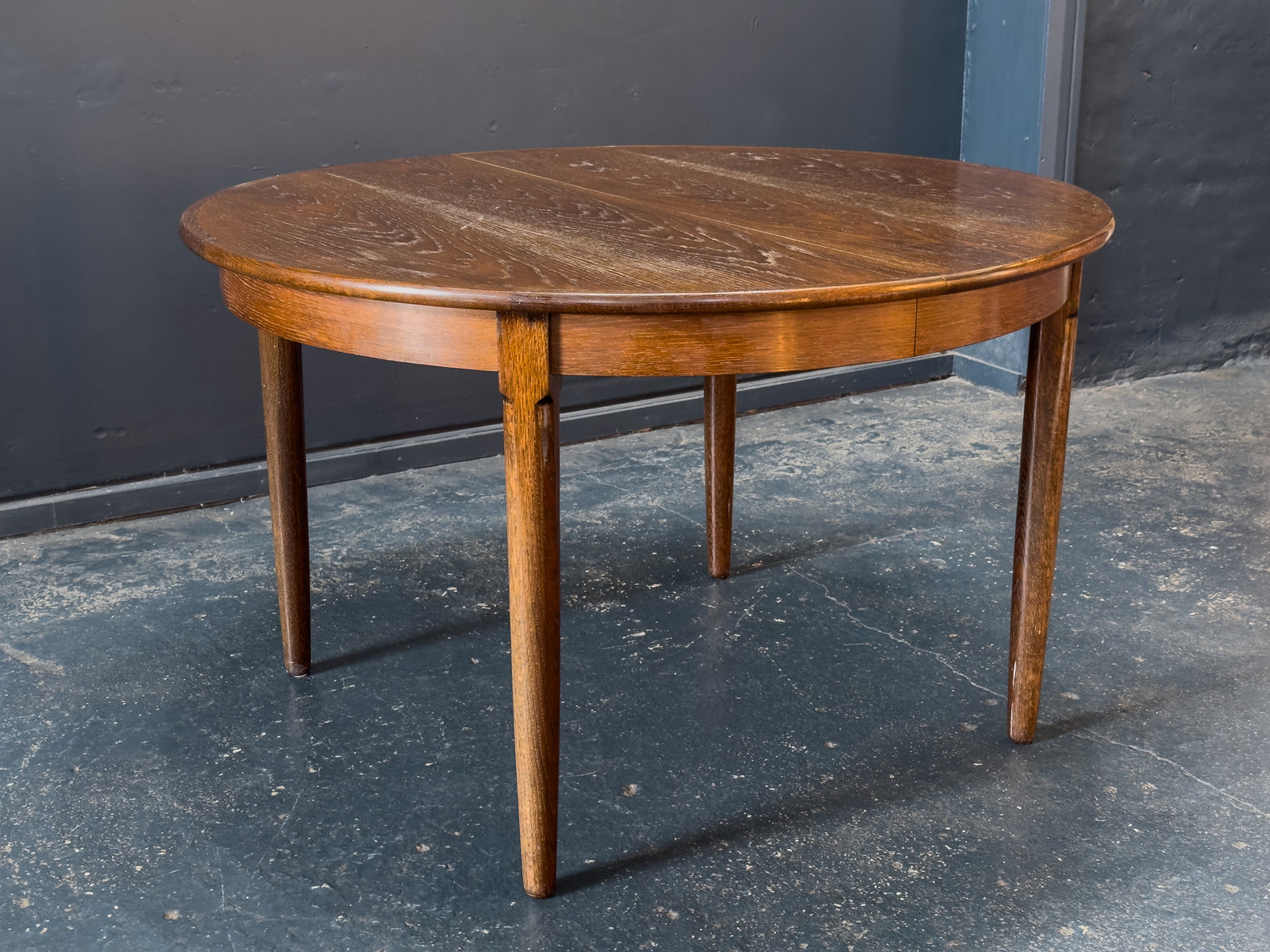 Dark Stain Oak Extending Dining Table