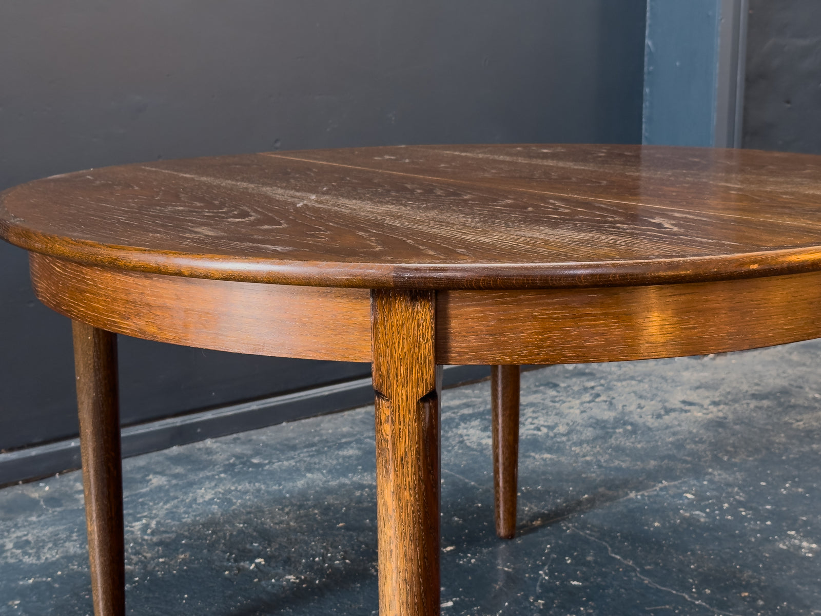 Dark Stain Oak Extending Dining Table