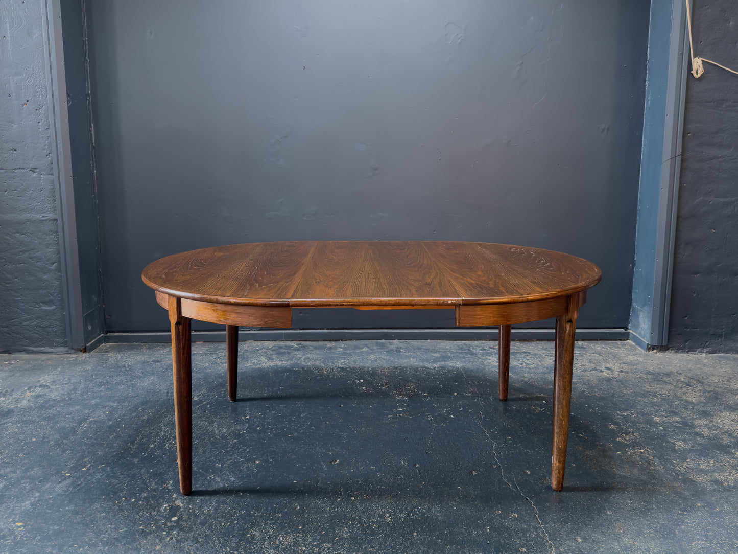 Dark Stain Oak Extending Dining Table