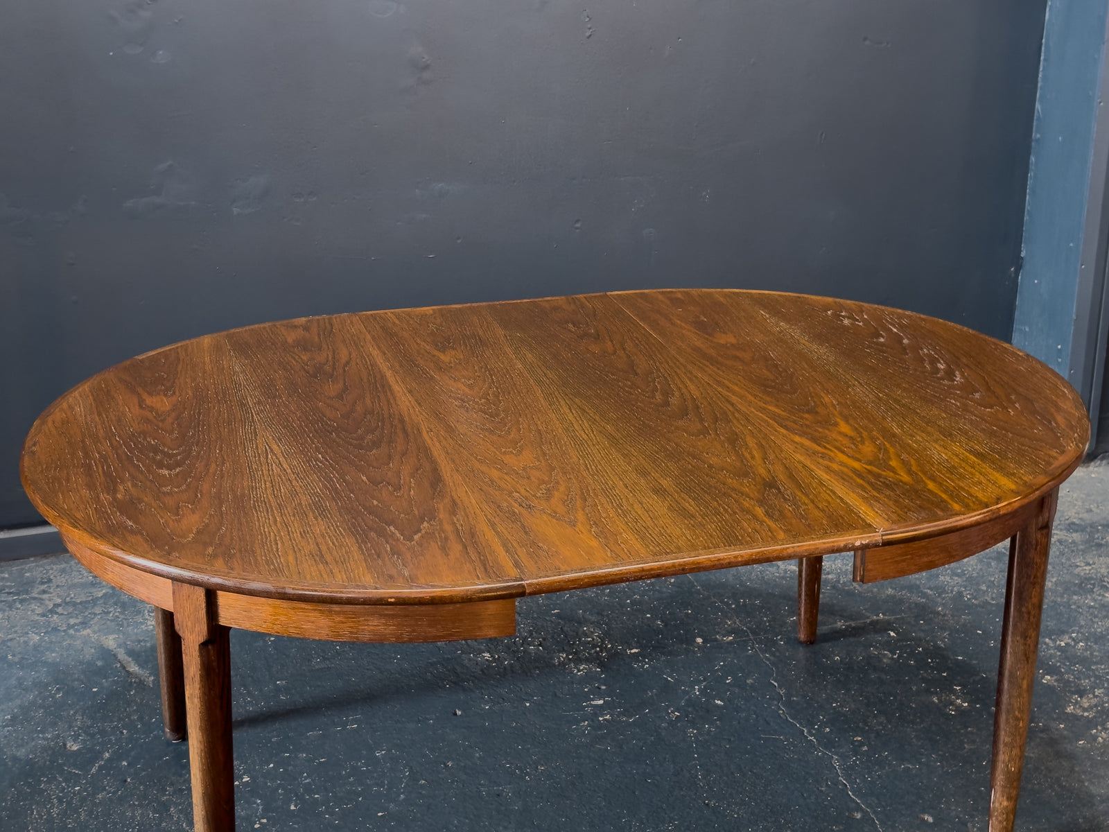 Dark Stain Oak Extending Dining Table