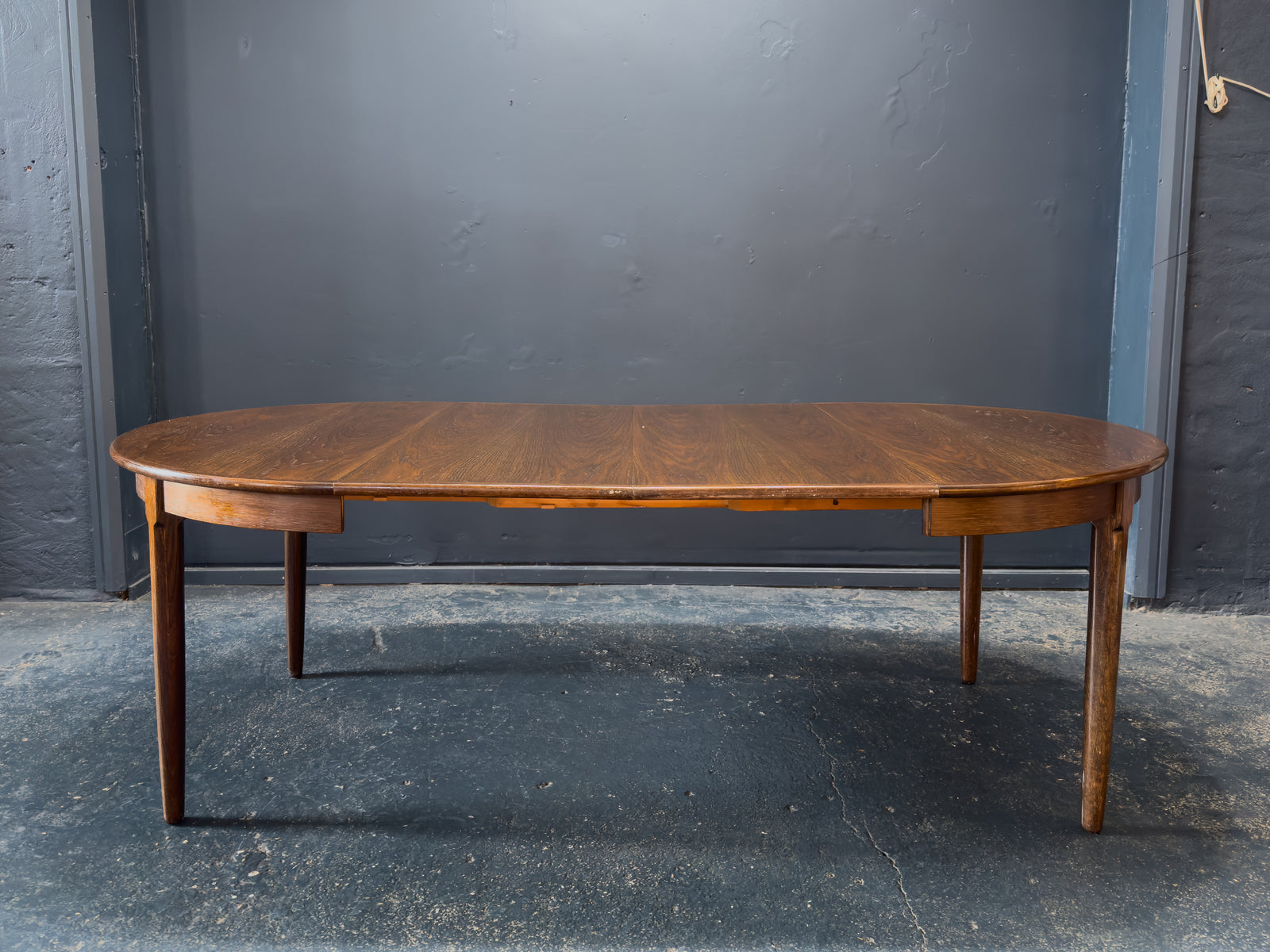 Dark Stain Oak Extending Dining Table