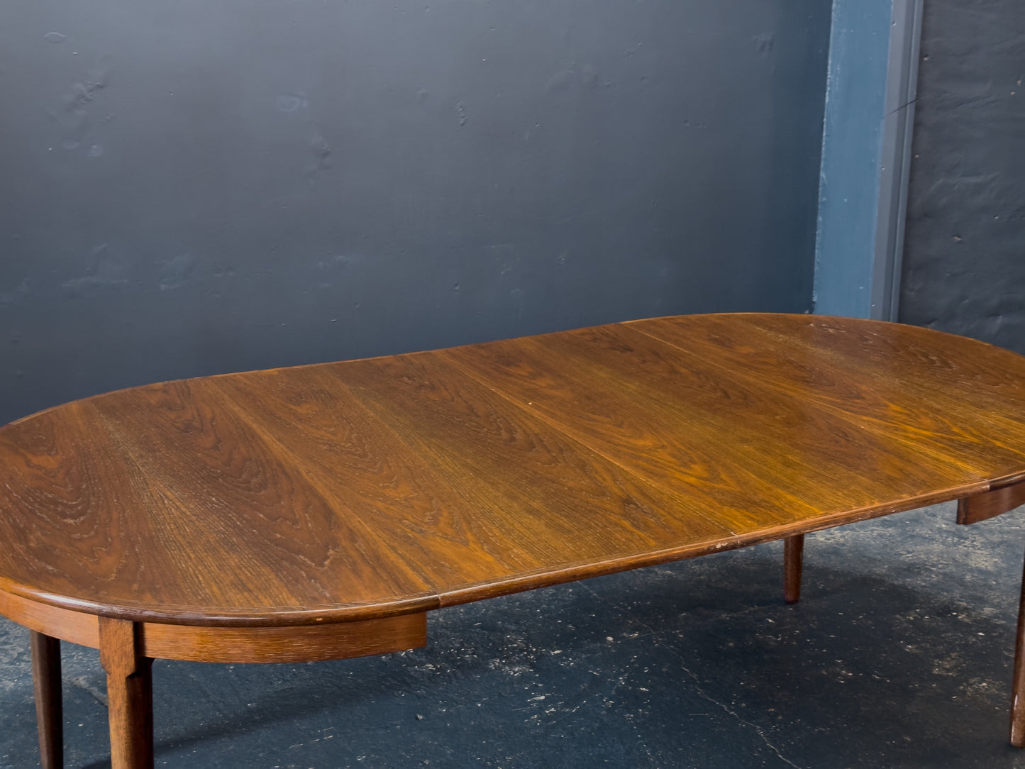 Dark Stain Oak Extending Dining Table
