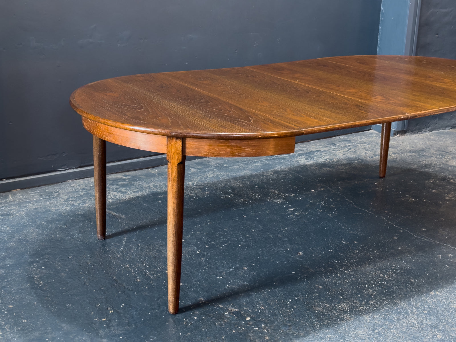 Dark Stain Oak Extending Dining Table