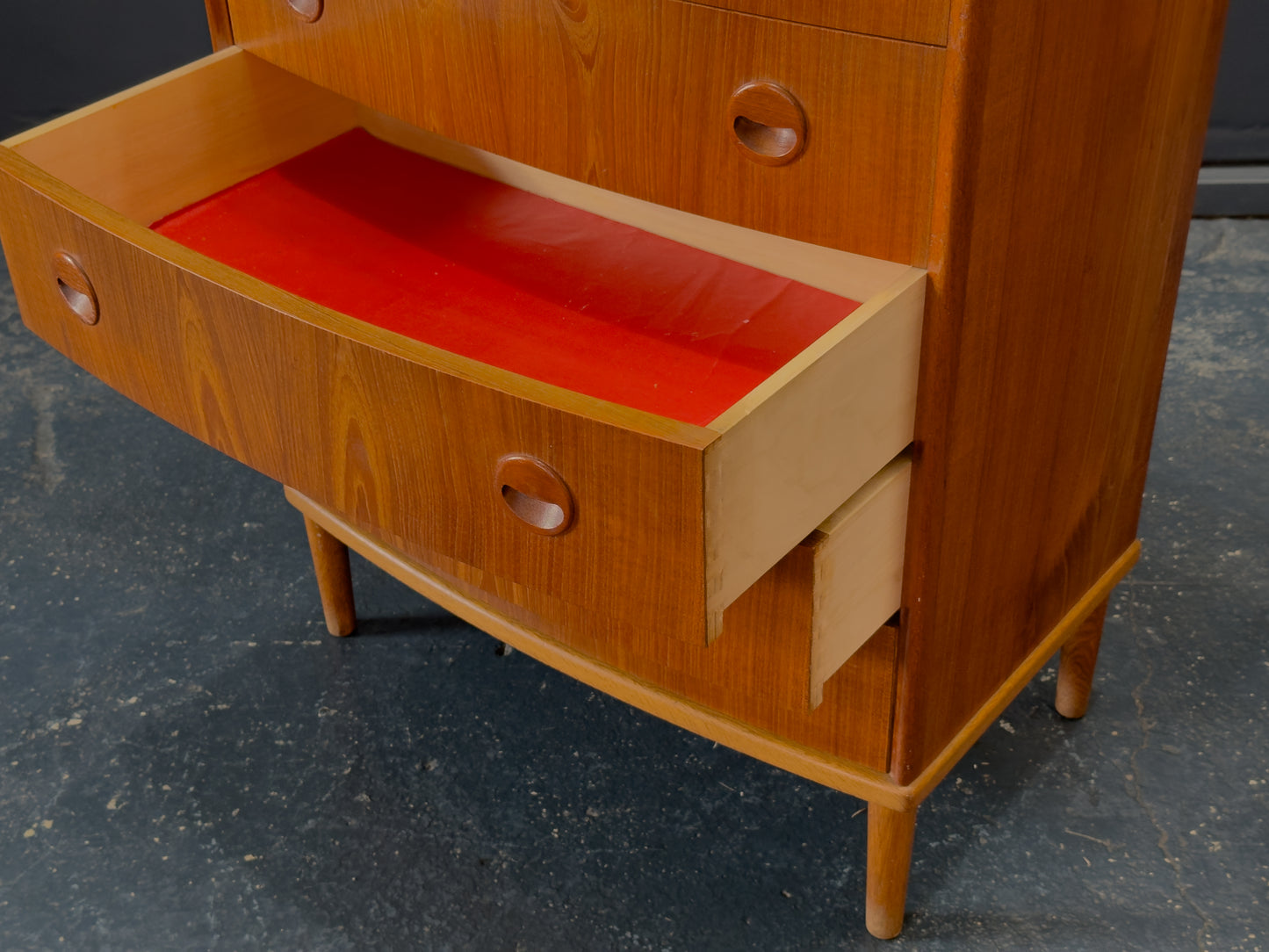 Teak chest of drawers